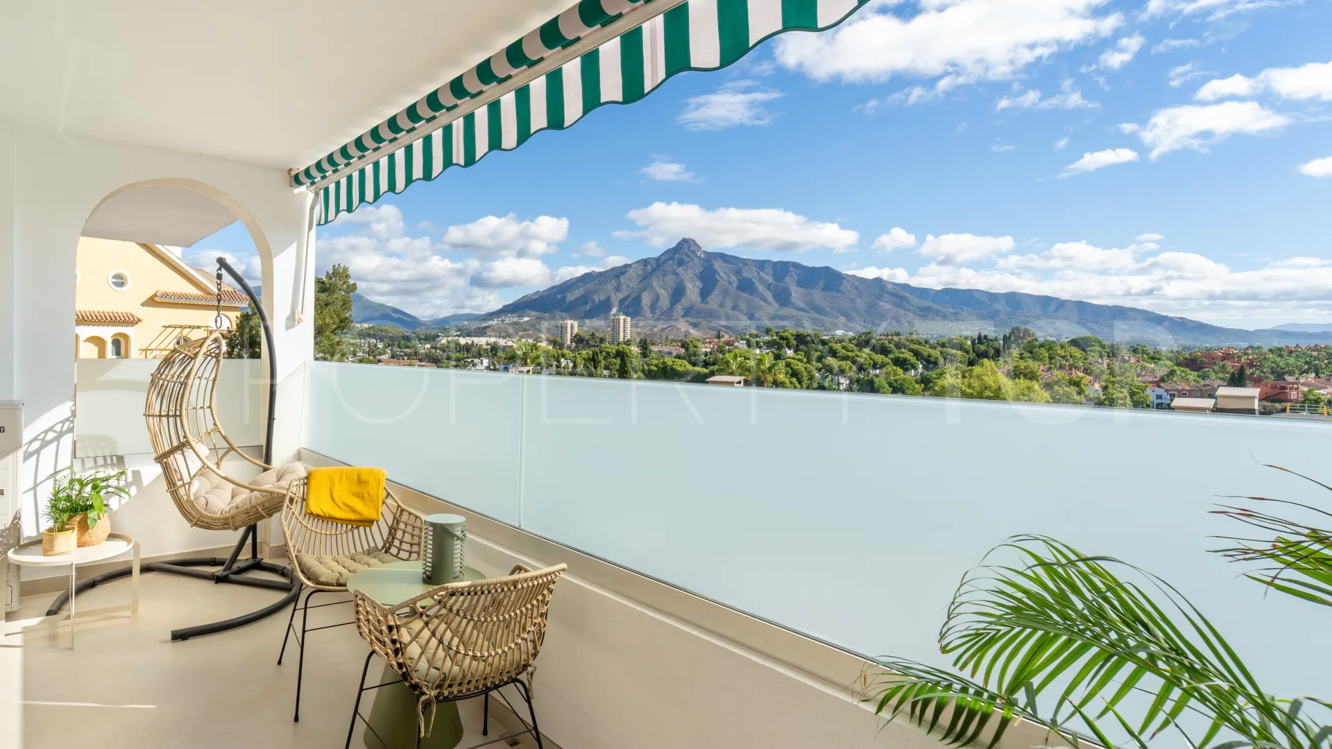 Se vende apartamento en Conjunto Casaño