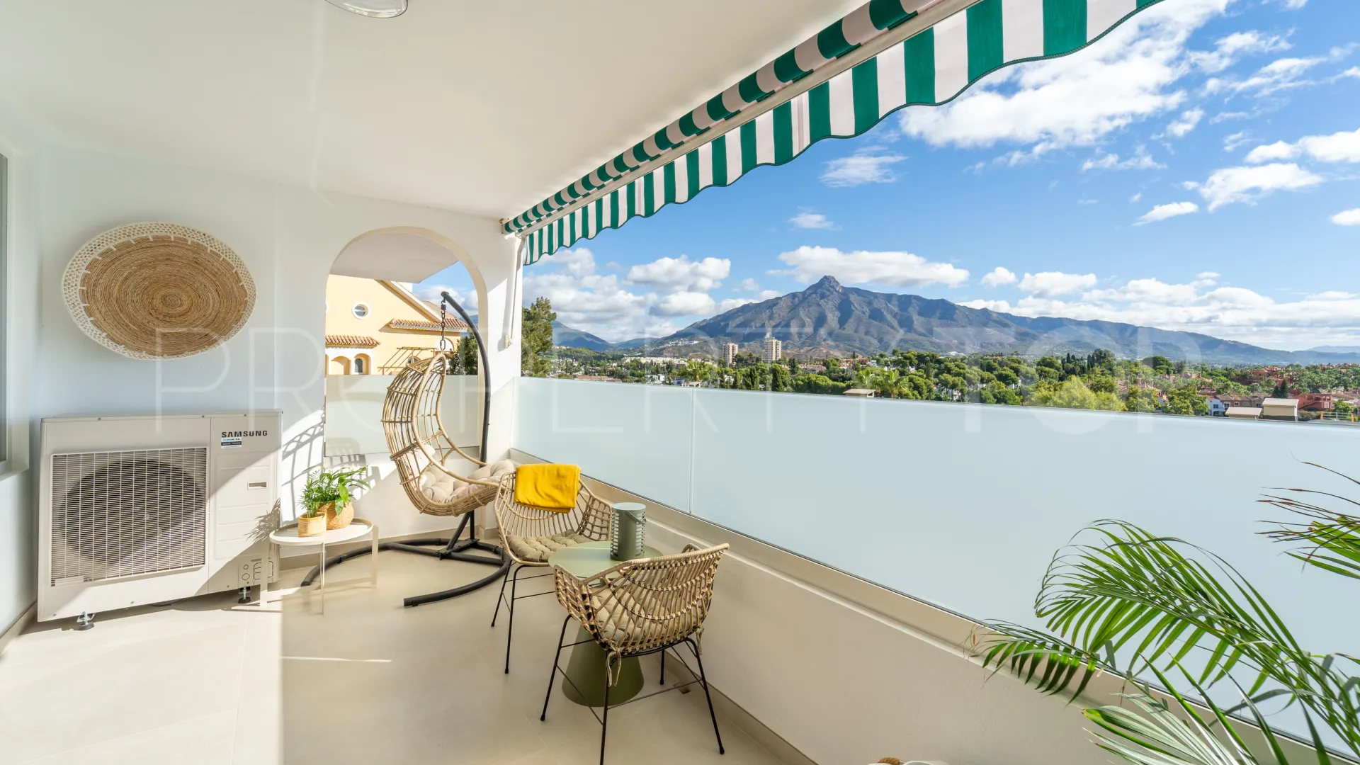Se vende apartamento en Conjunto Casaño