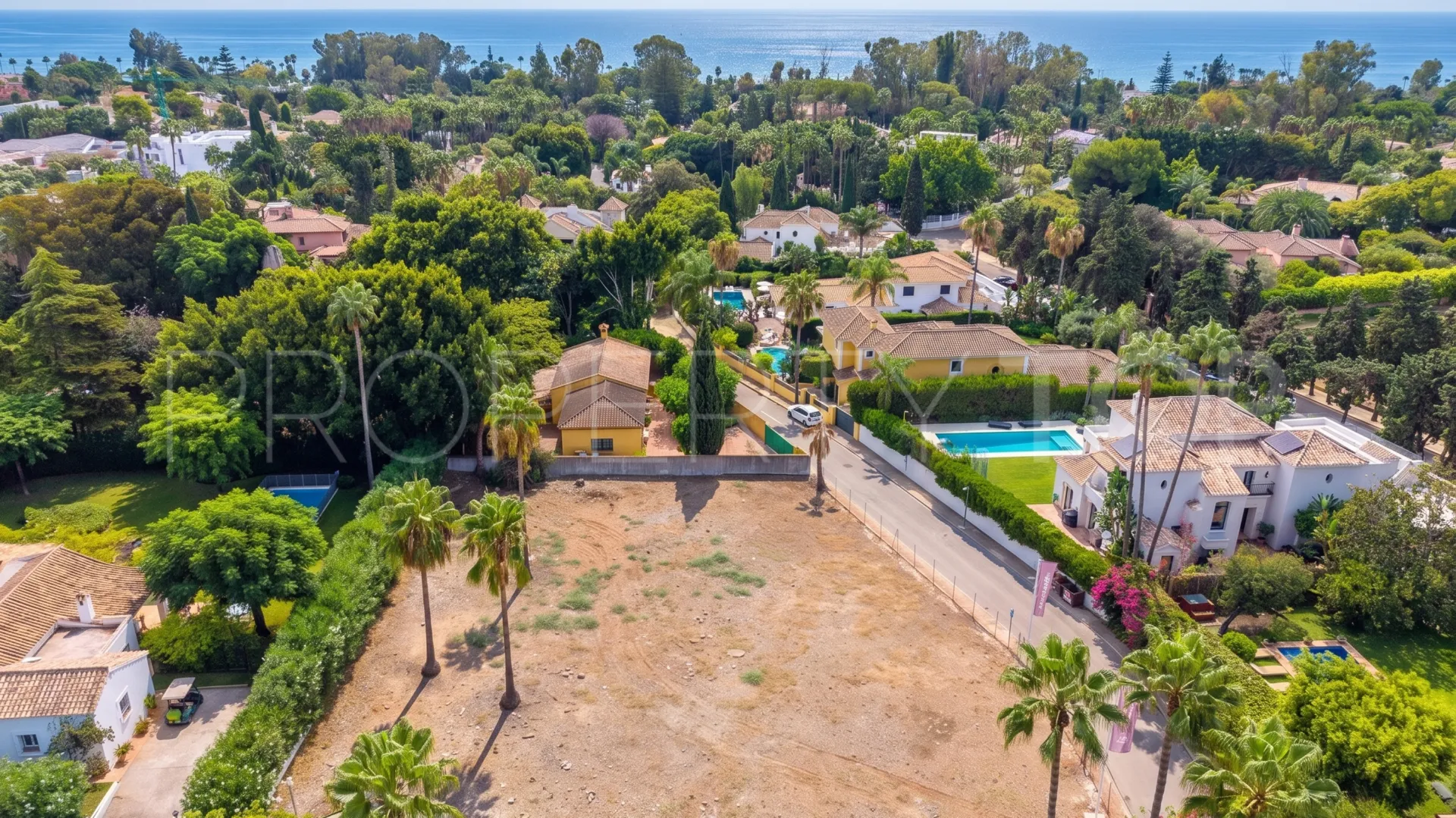Comprar parcela en Guadalmina Baja