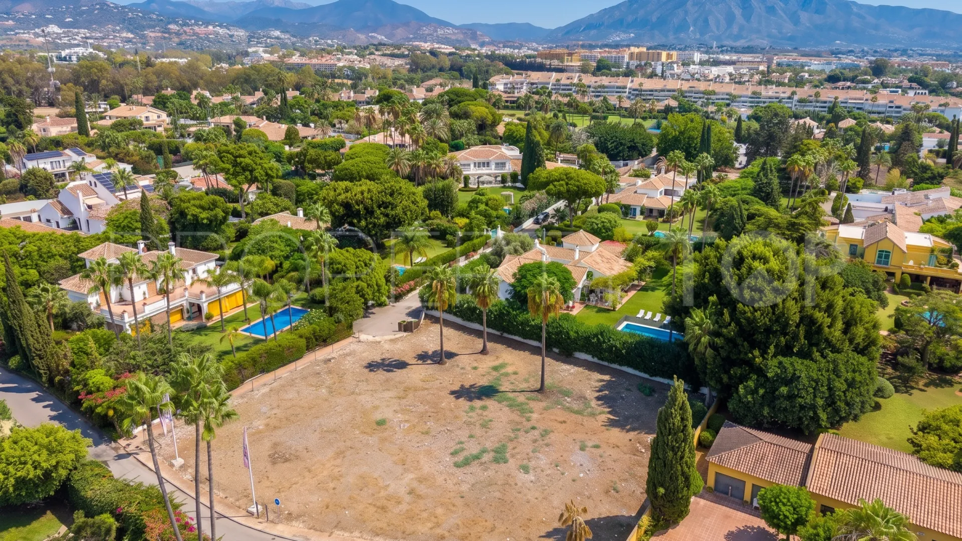 Comprar parcela en Guadalmina Baja