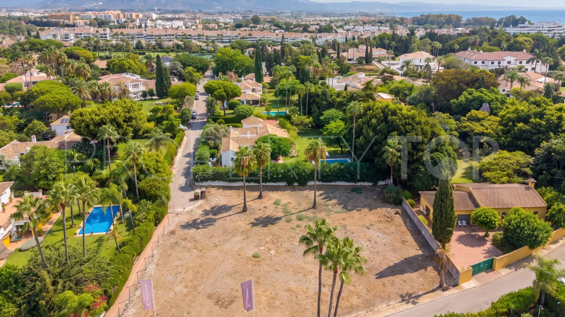 Comprar parcela en Guadalmina Baja