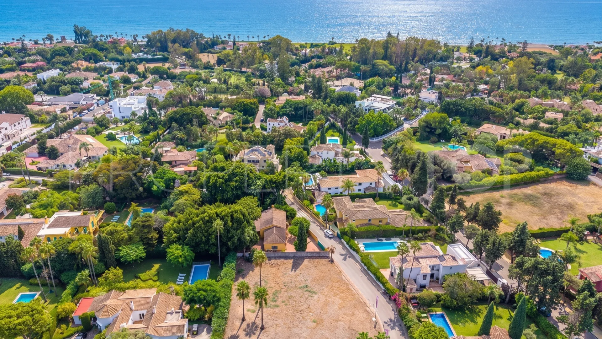 Comprar parcela en Guadalmina Baja