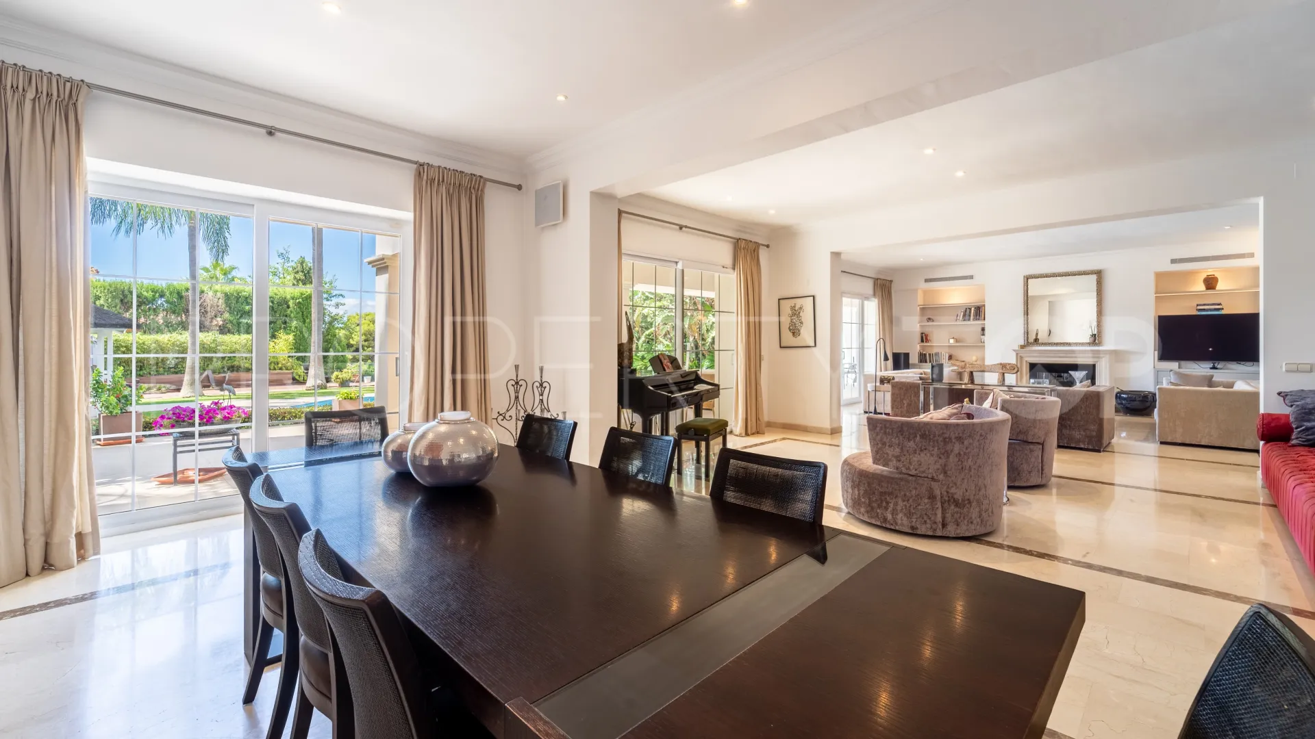 Villa con 5 dormitorios en venta en Sierra Blanca