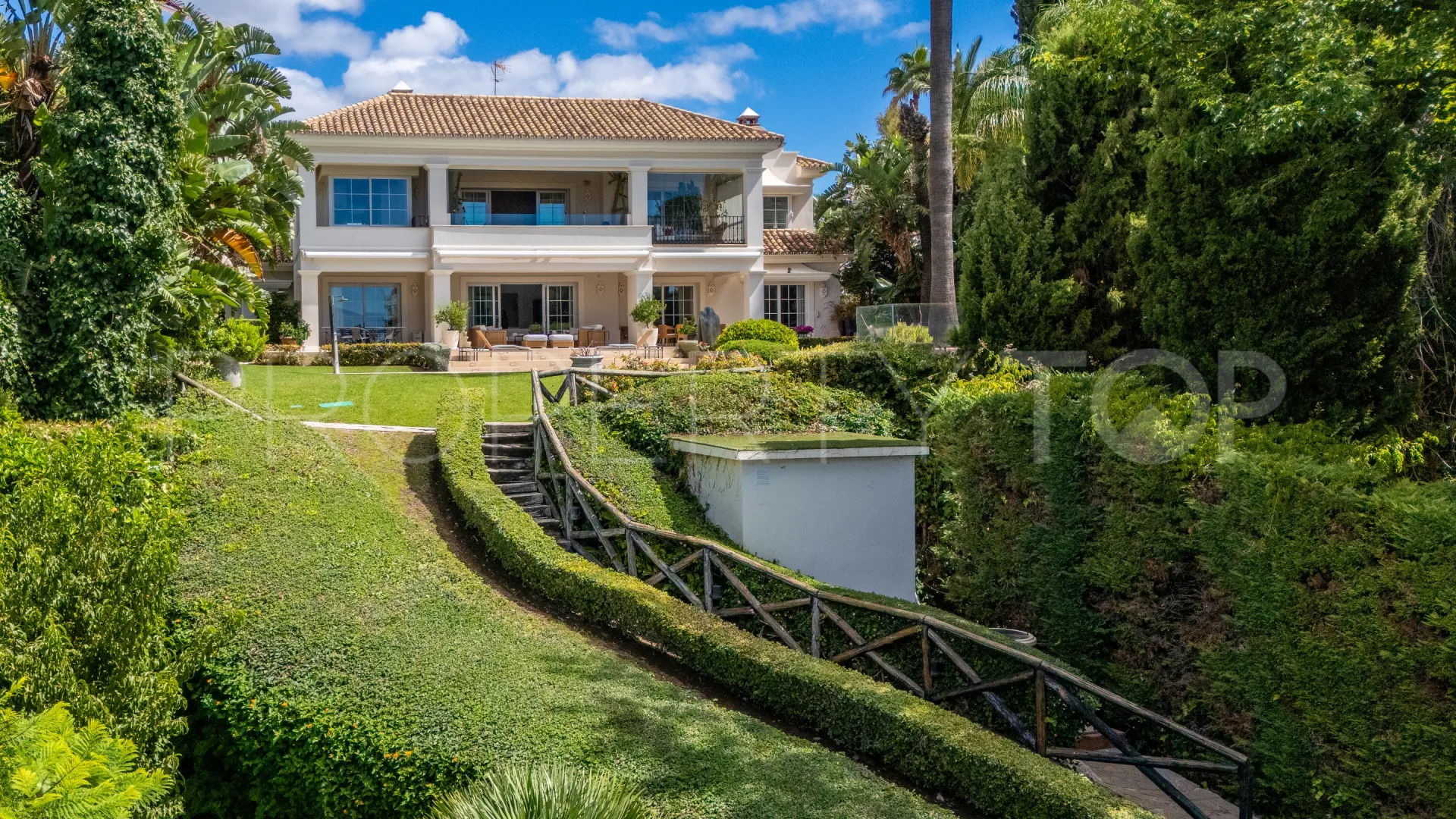 Villa con 5 dormitorios en venta en Sierra Blanca