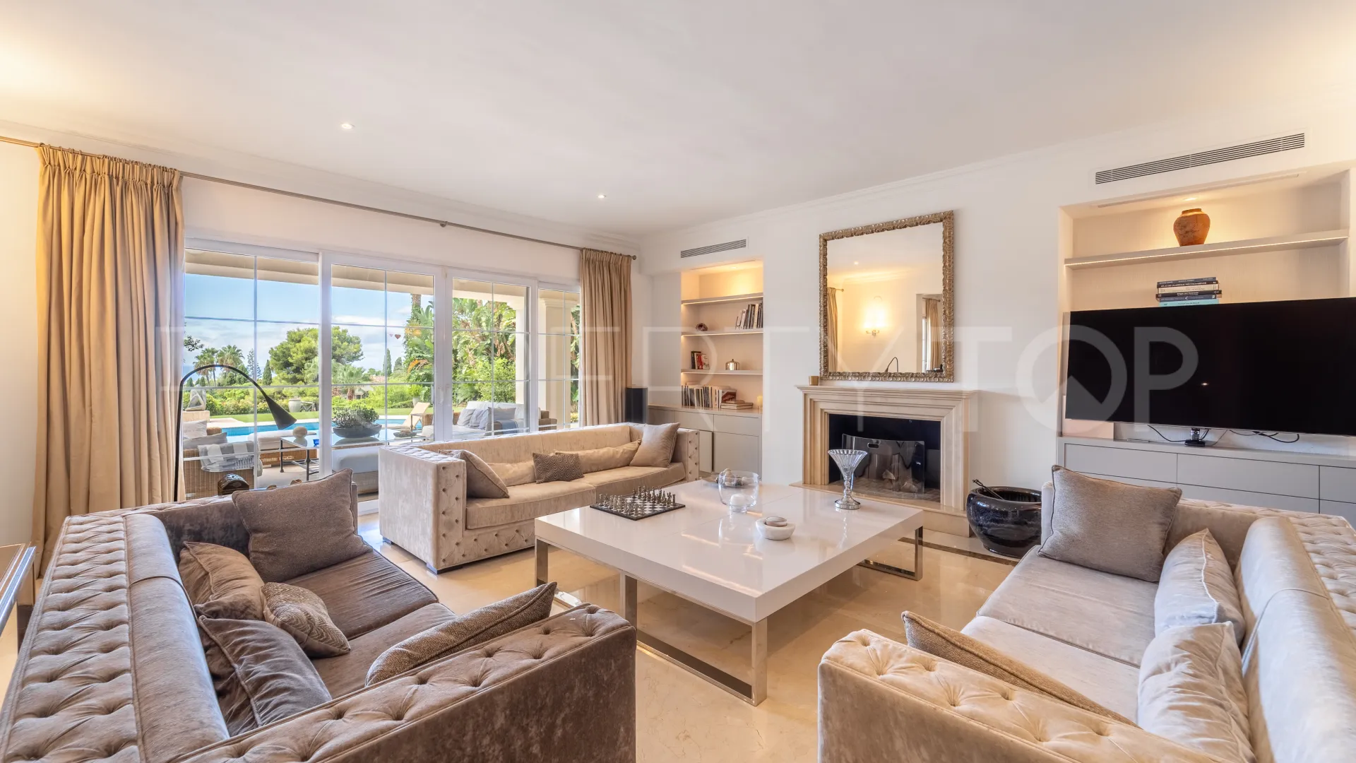 Villa con 5 dormitorios en venta en Sierra Blanca