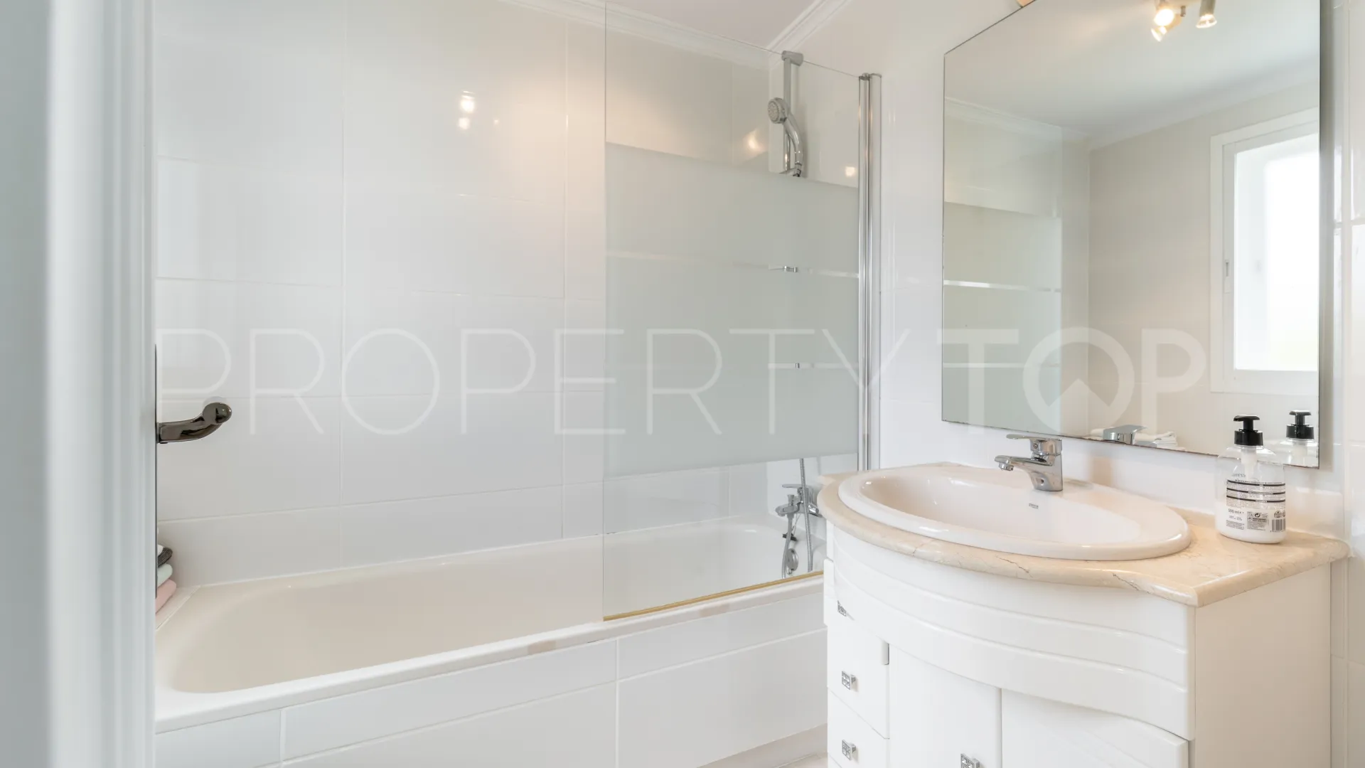 3 bedrooms Dominion Beach town house for sale