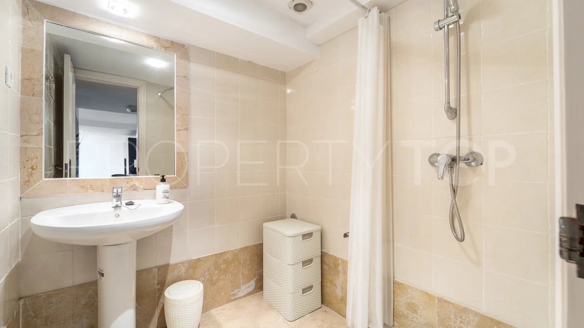 3 bedrooms Dominion Beach town house for sale