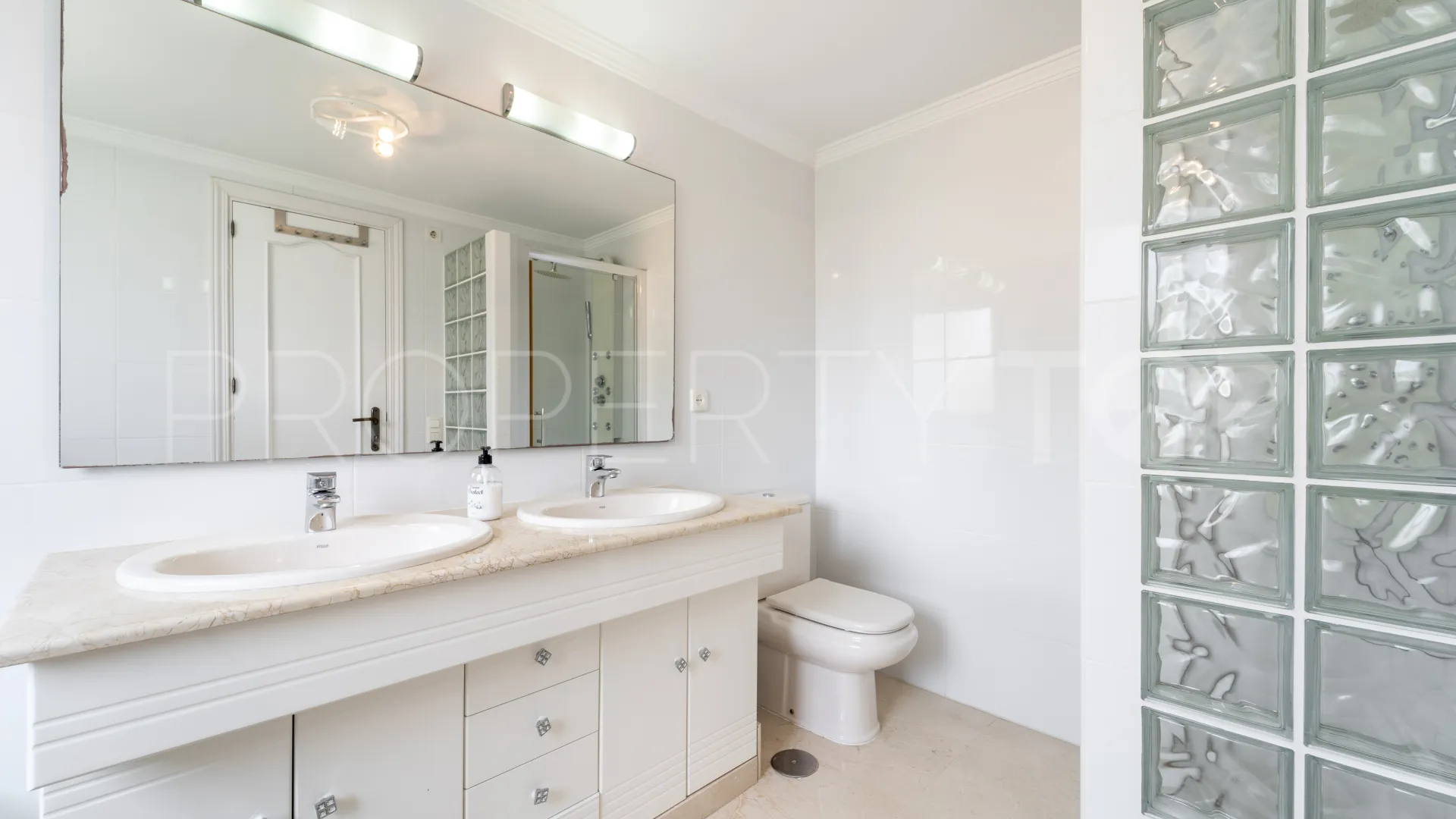3 bedrooms Dominion Beach town house for sale