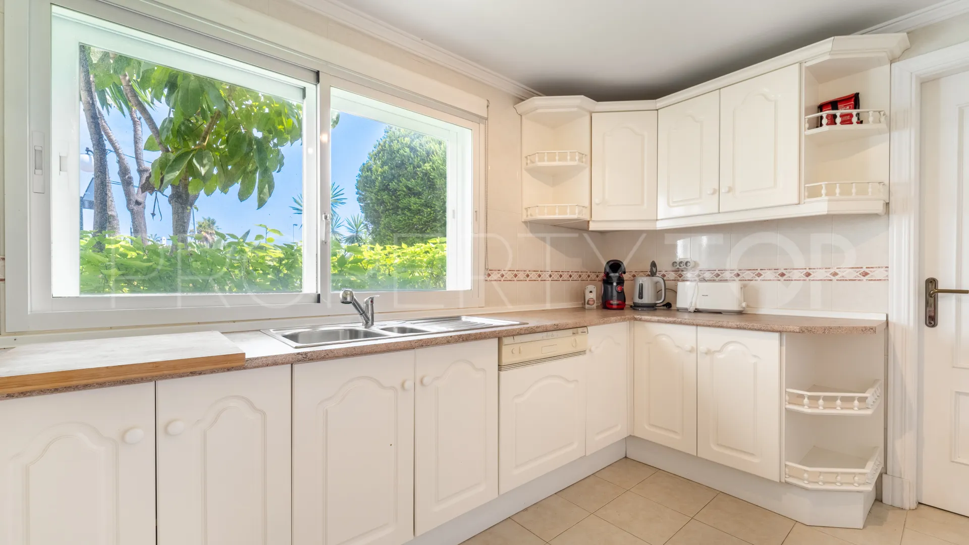 3 bedrooms Dominion Beach town house for sale