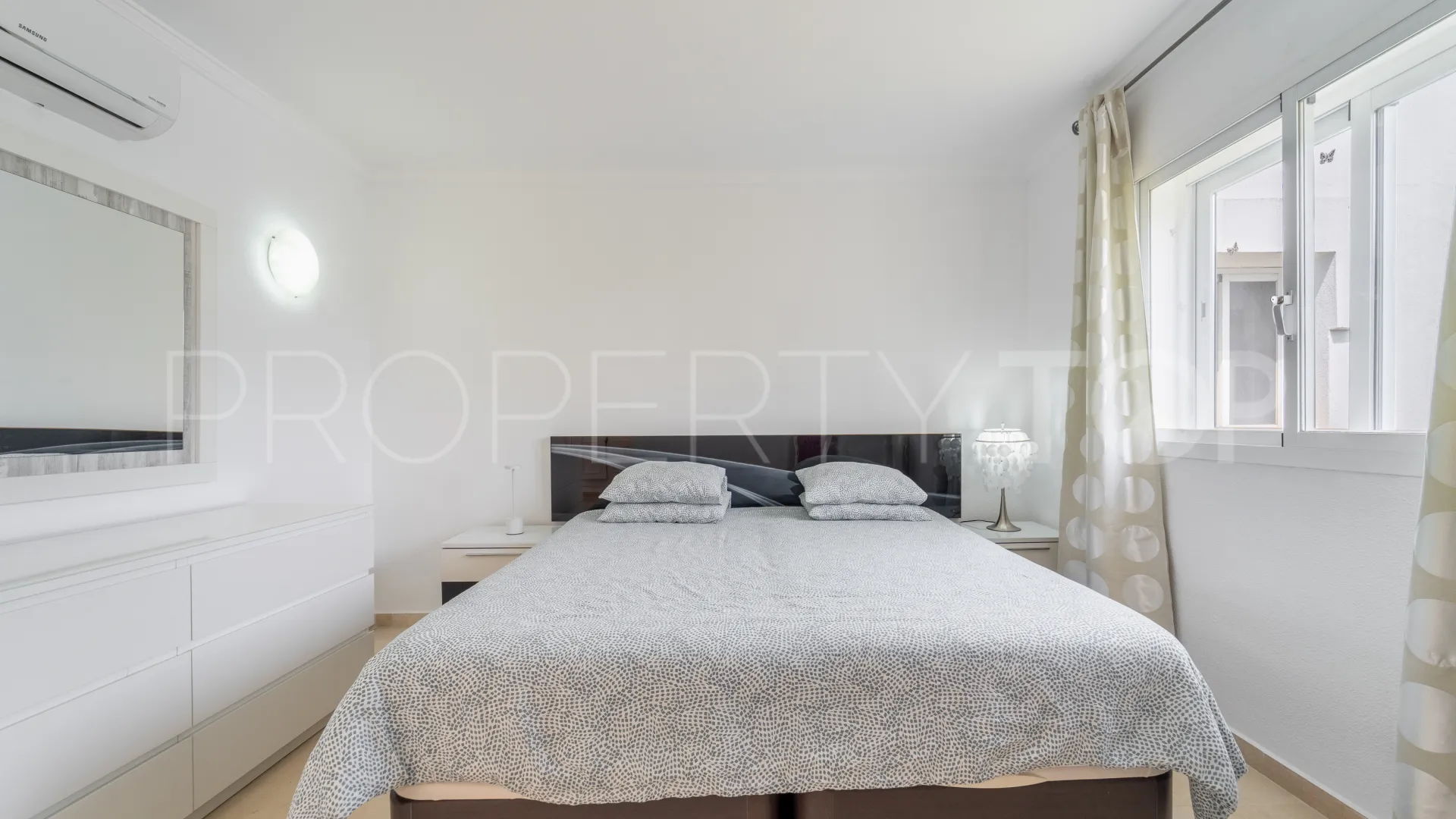 3 bedrooms Dominion Beach town house for sale
