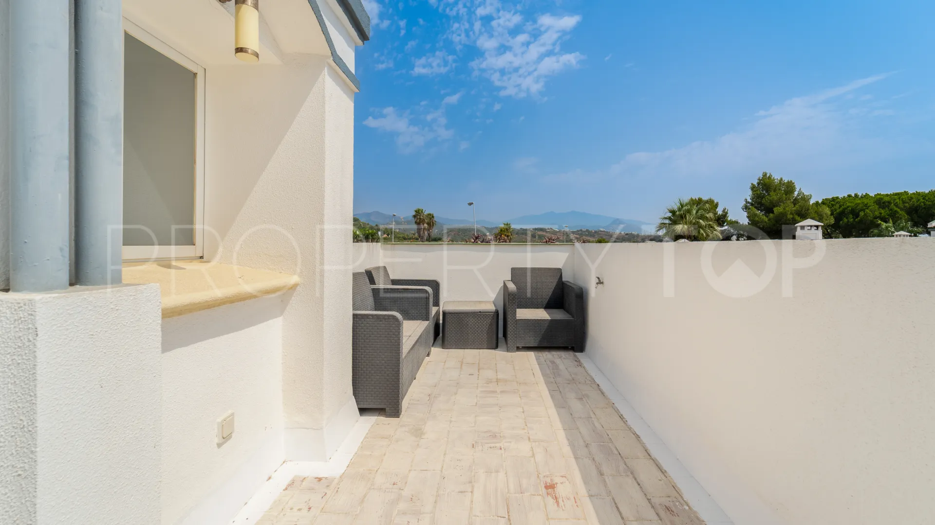 3 bedrooms Dominion Beach town house for sale