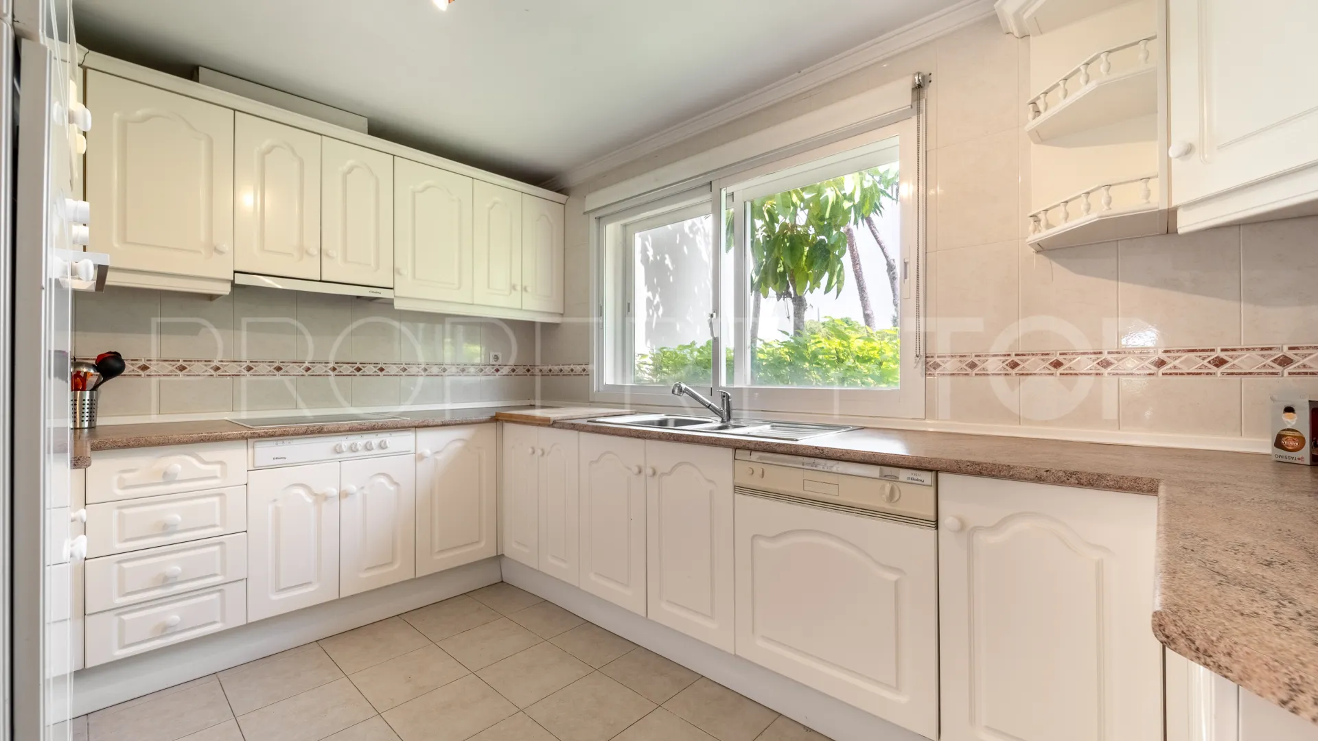 3 bedrooms Dominion Beach town house for sale