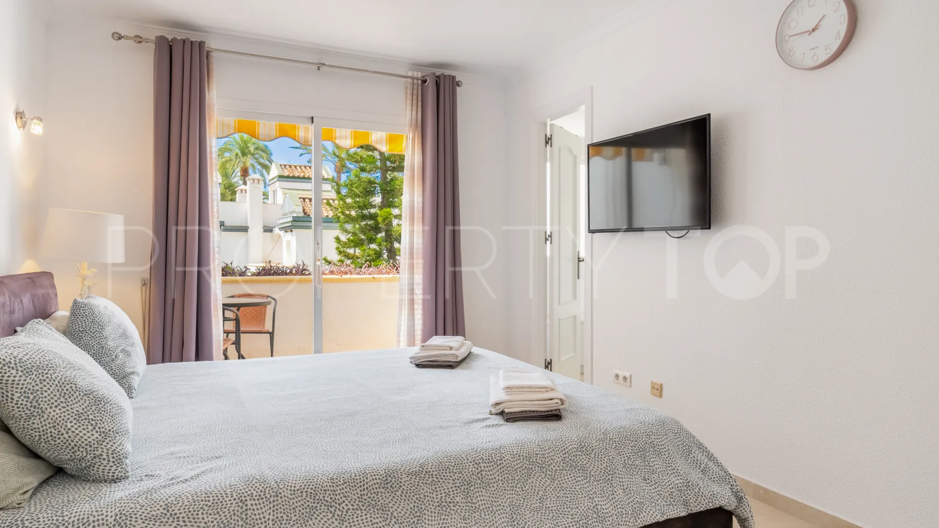 3 bedrooms Dominion Beach town house for sale