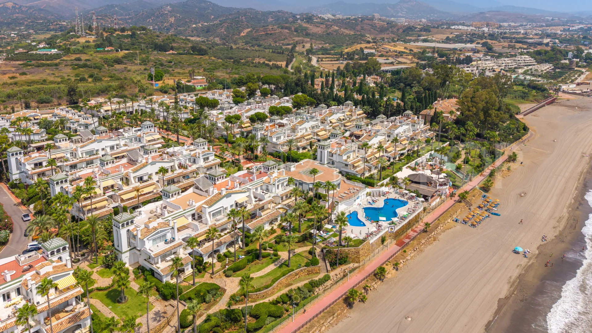 3 bedrooms Dominion Beach town house for sale