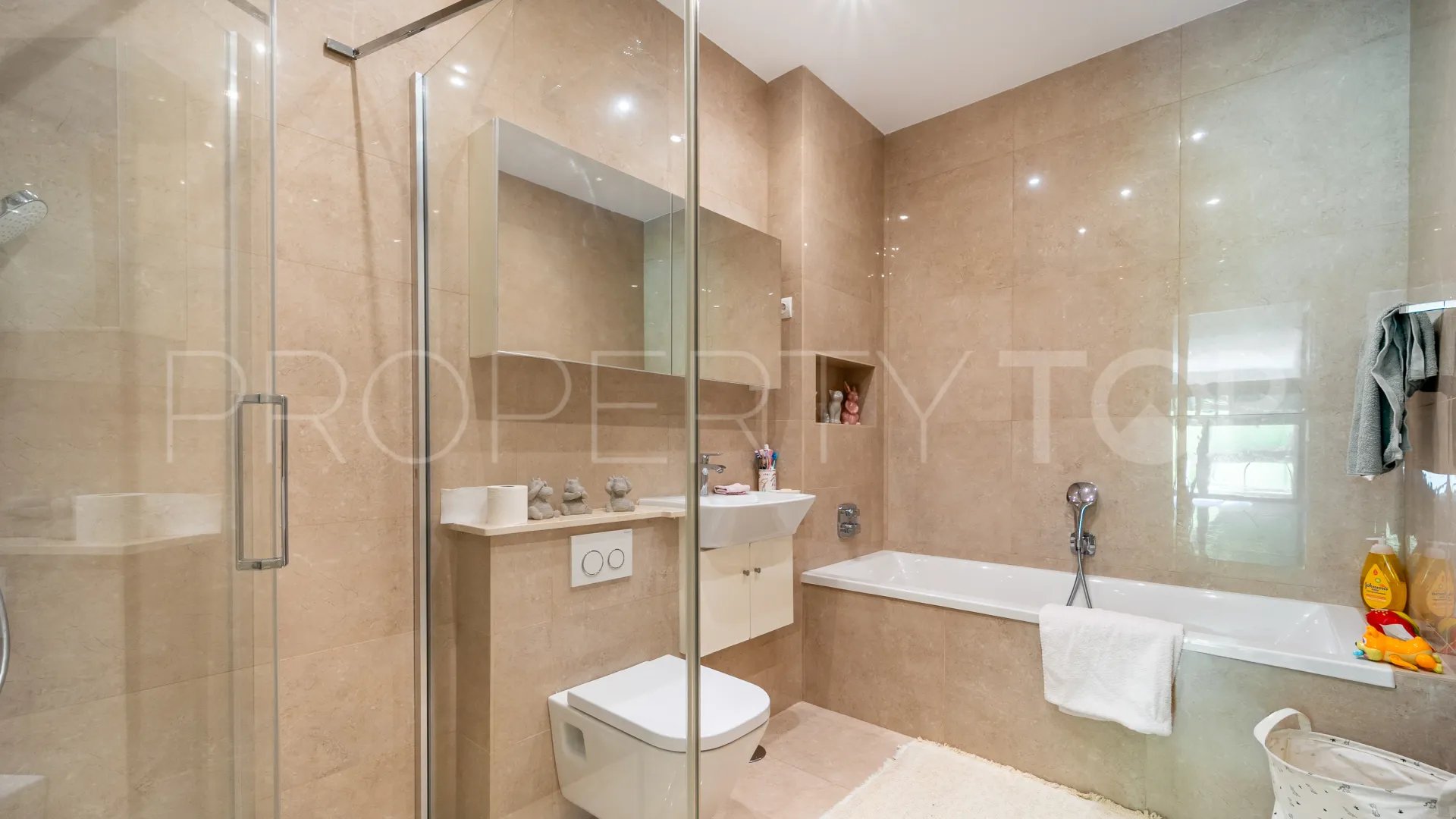 For sale villa in Marbella Hill Club