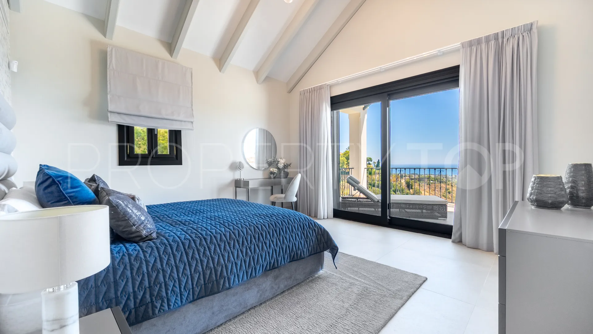 For sale villa in Marbella Hill Club