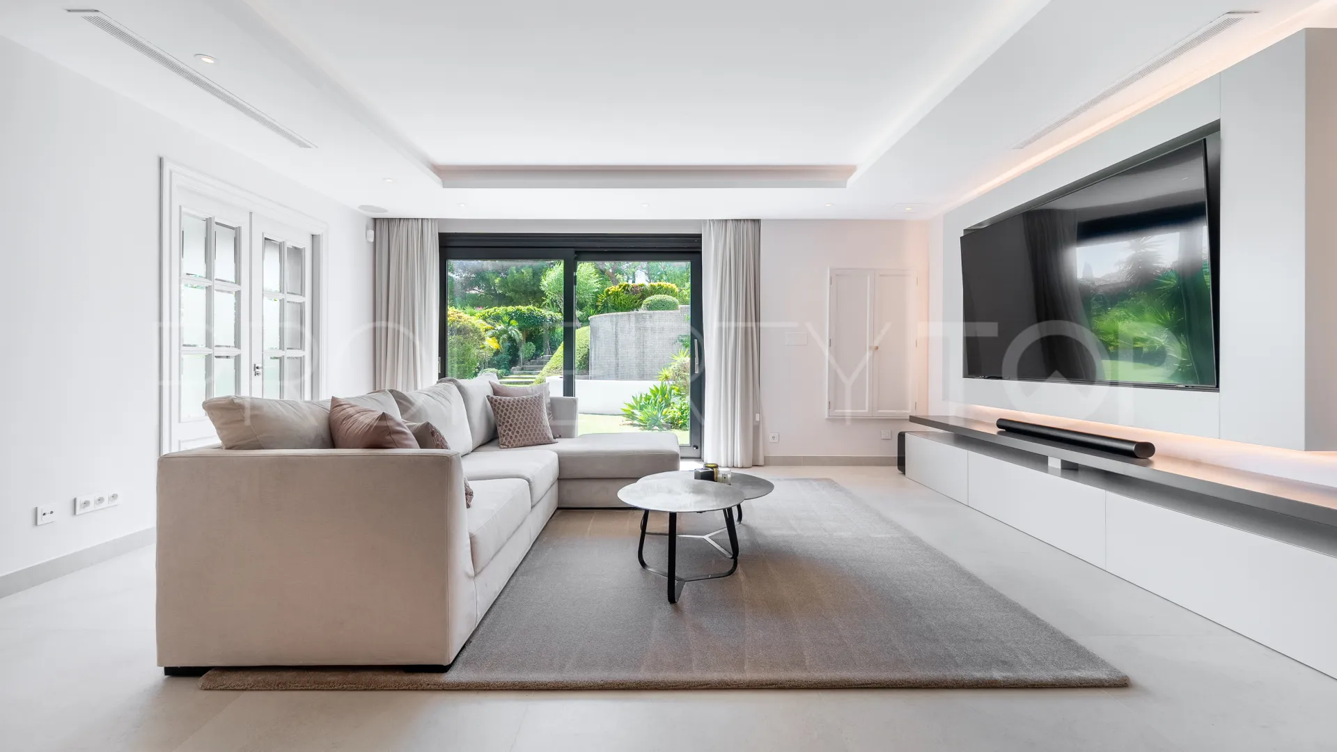 For sale villa in Marbella Hill Club
