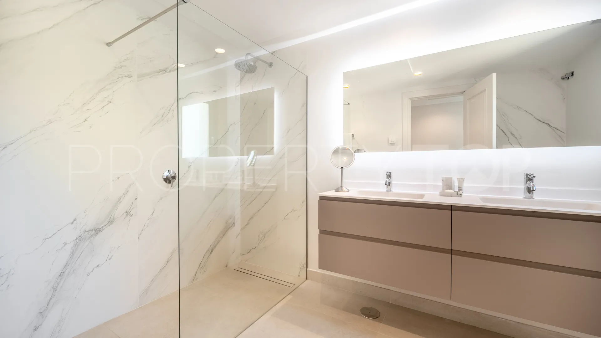 For sale villa in Marbella Hill Club