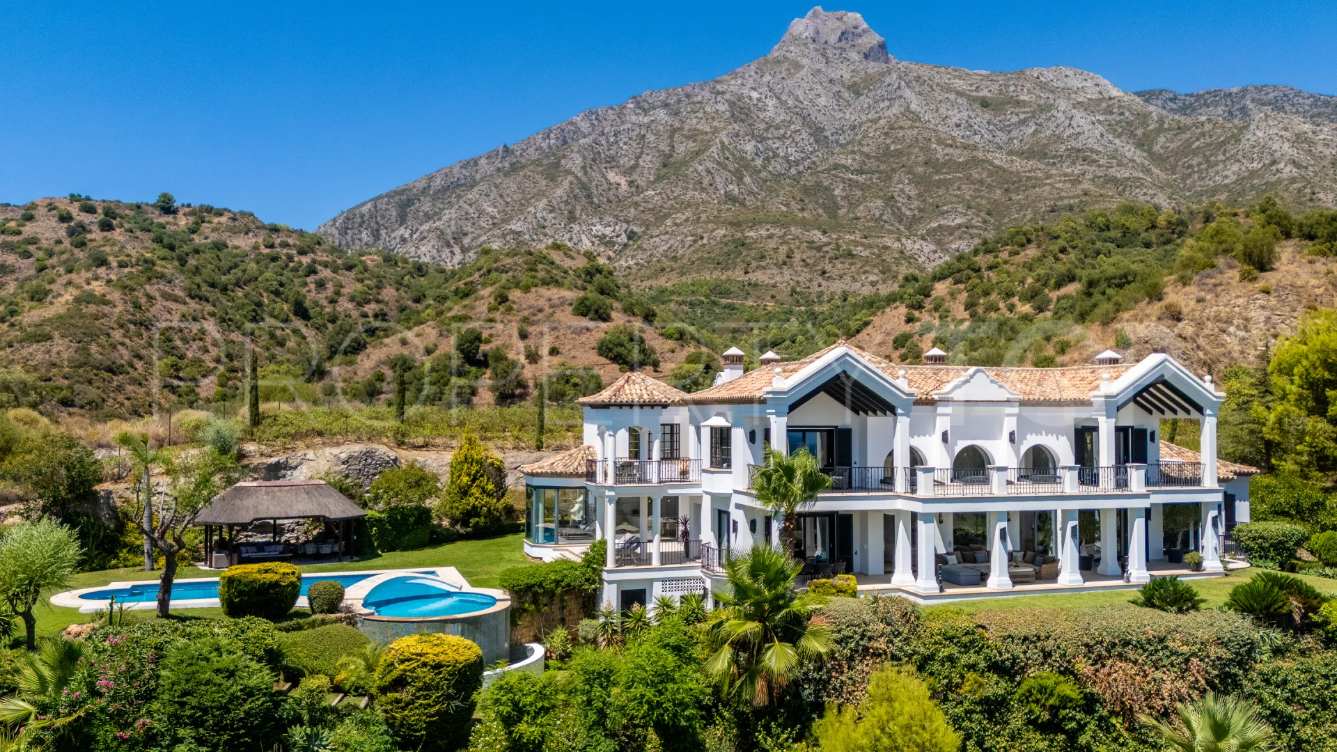 For sale villa in Marbella Hill Club