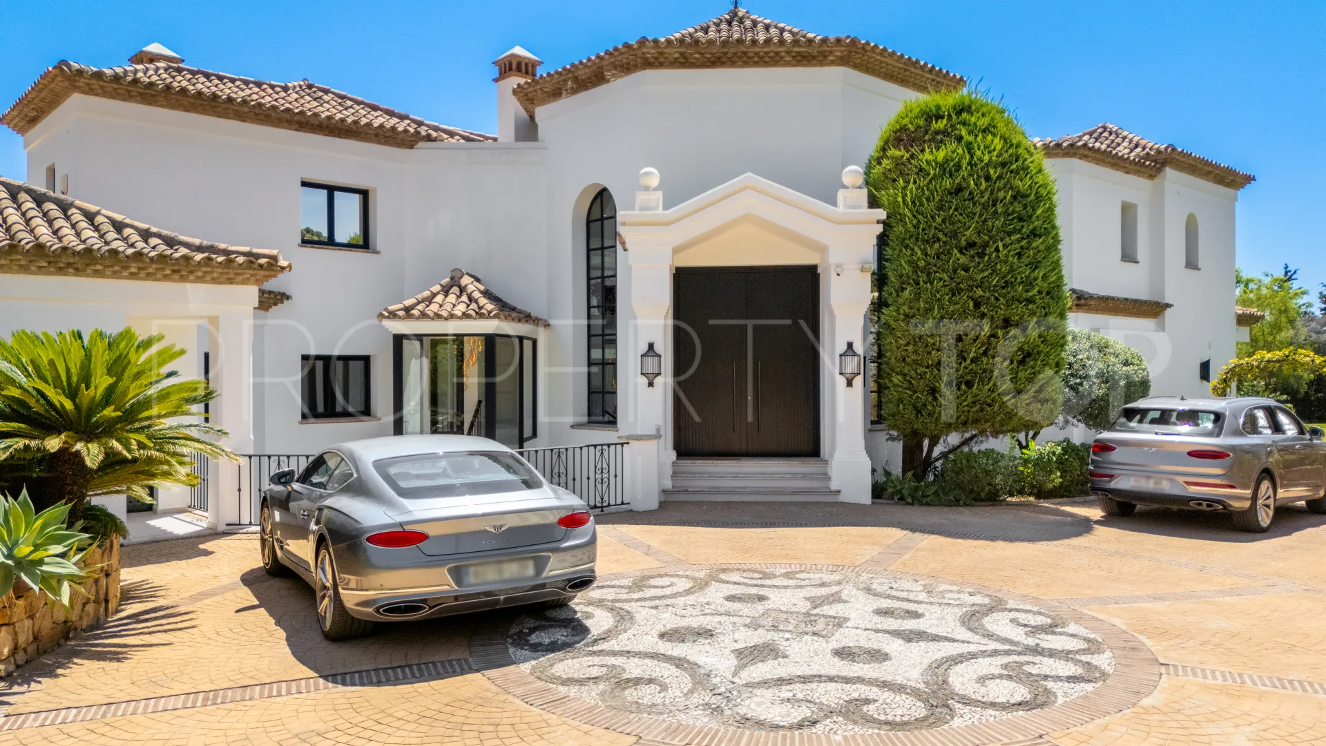 For sale villa in Marbella Hill Club