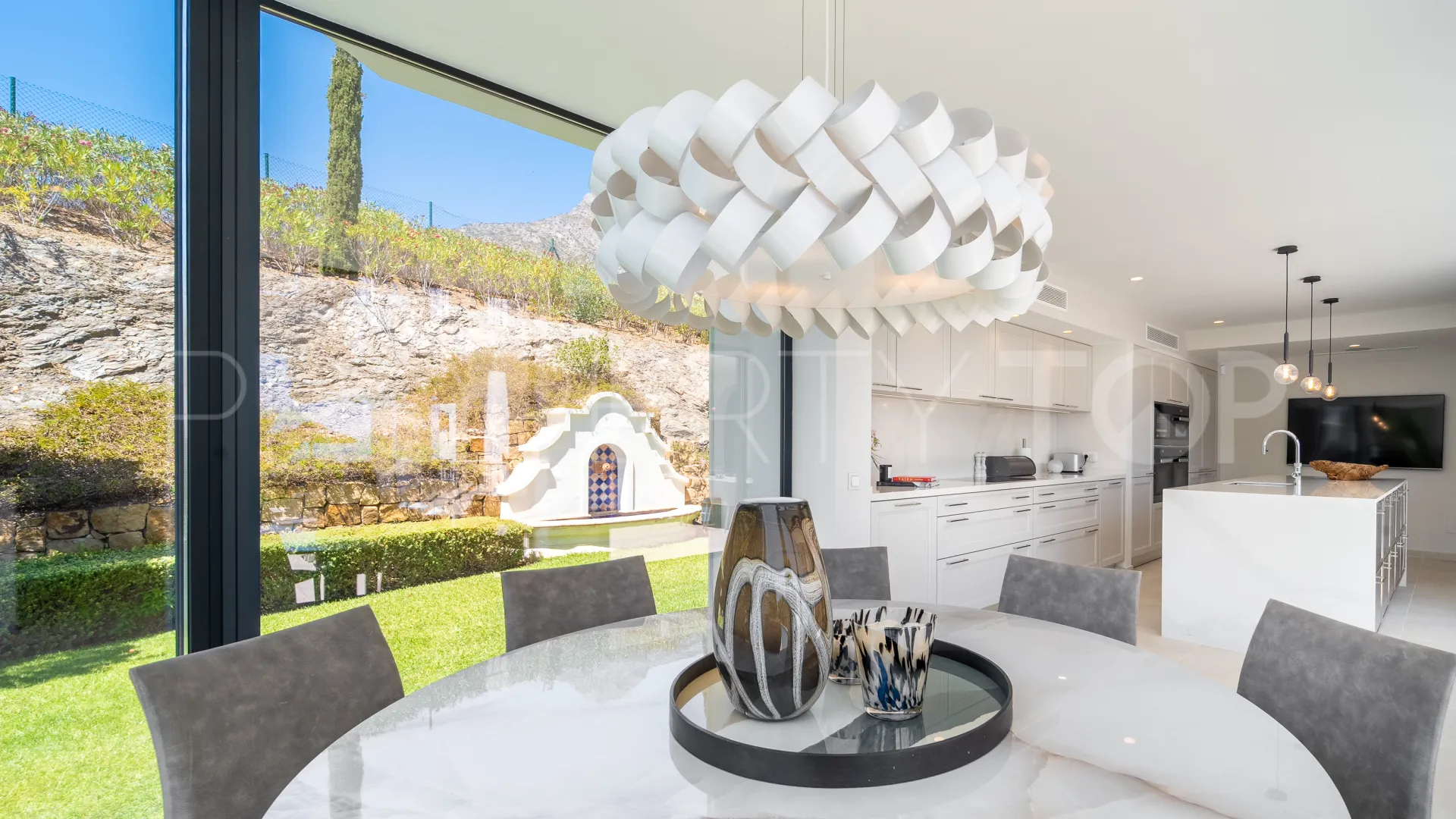 For sale villa in Marbella Hill Club