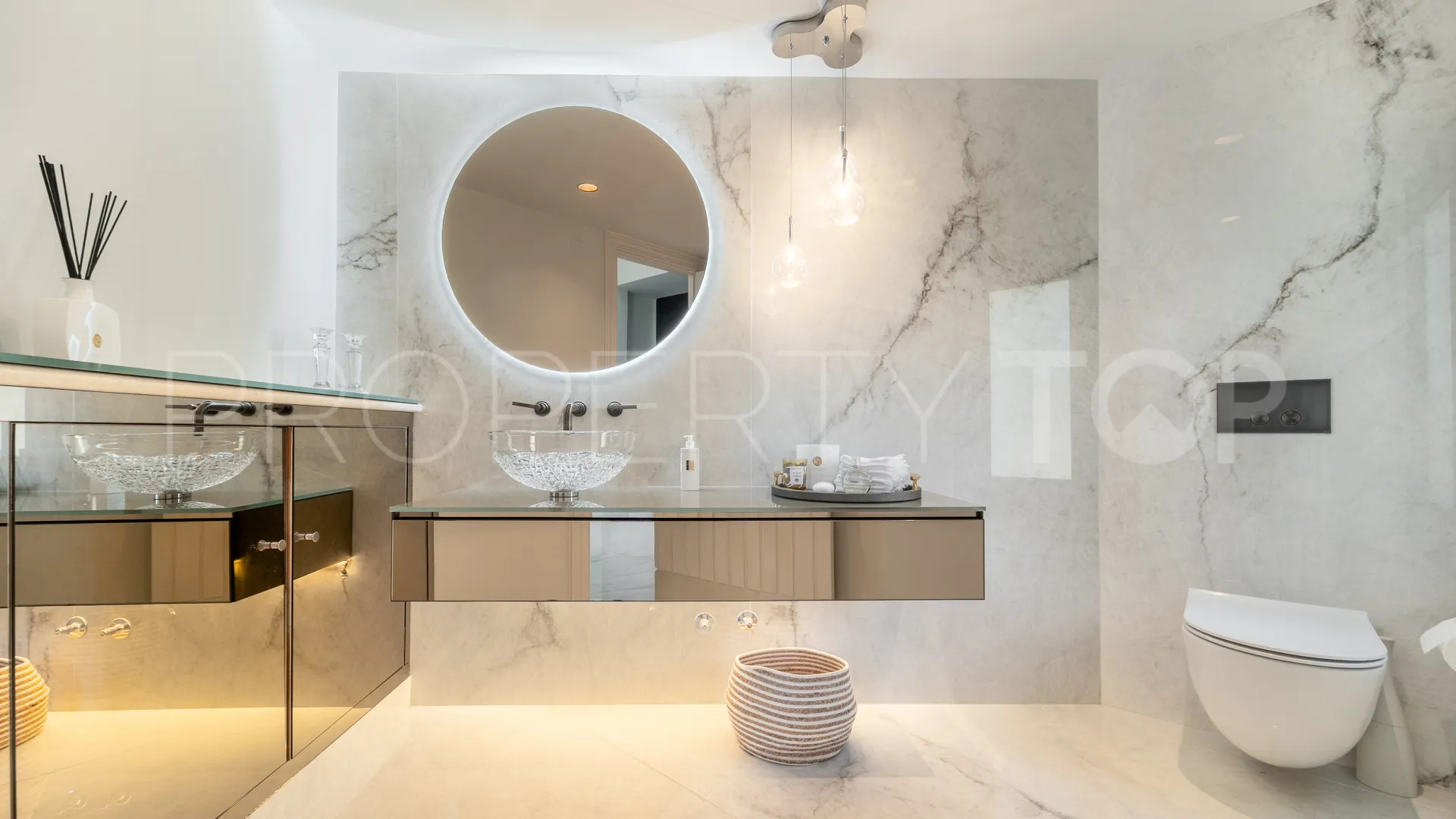 For sale villa in Marbella Hill Club