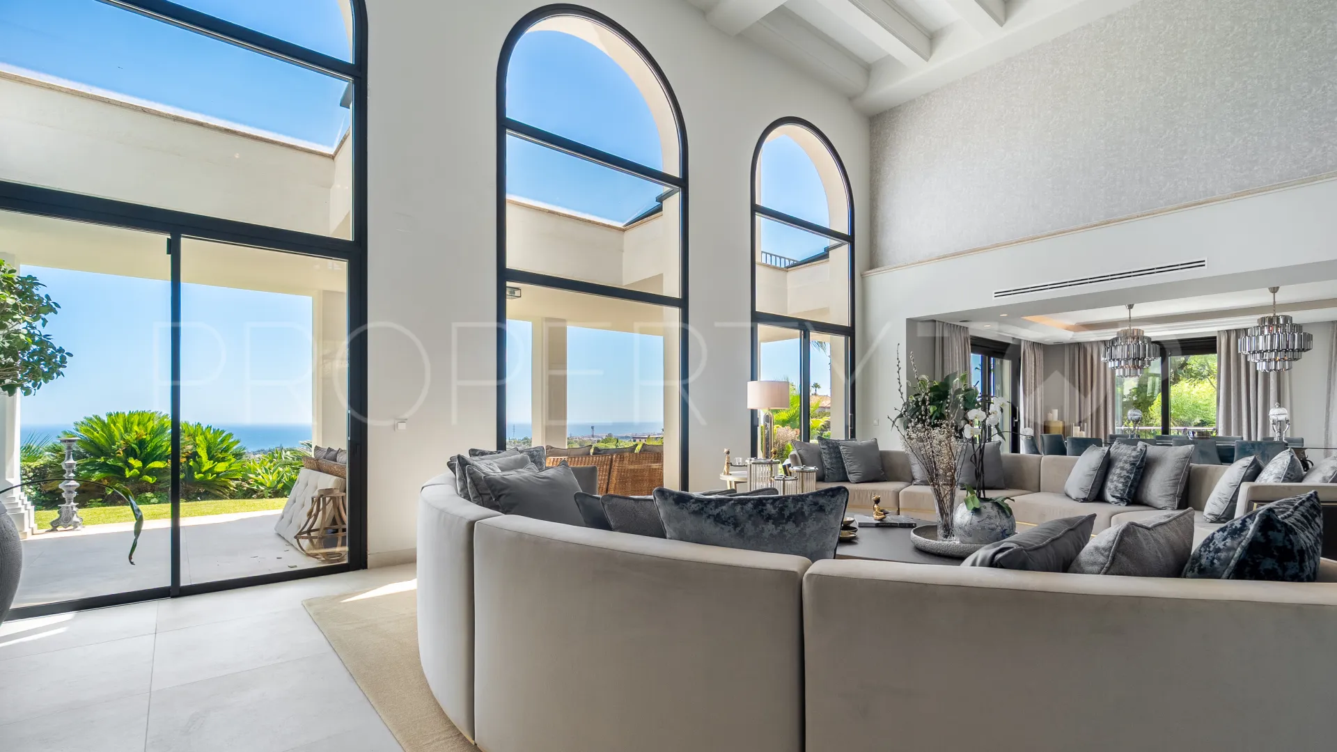 For sale villa in Marbella Hill Club