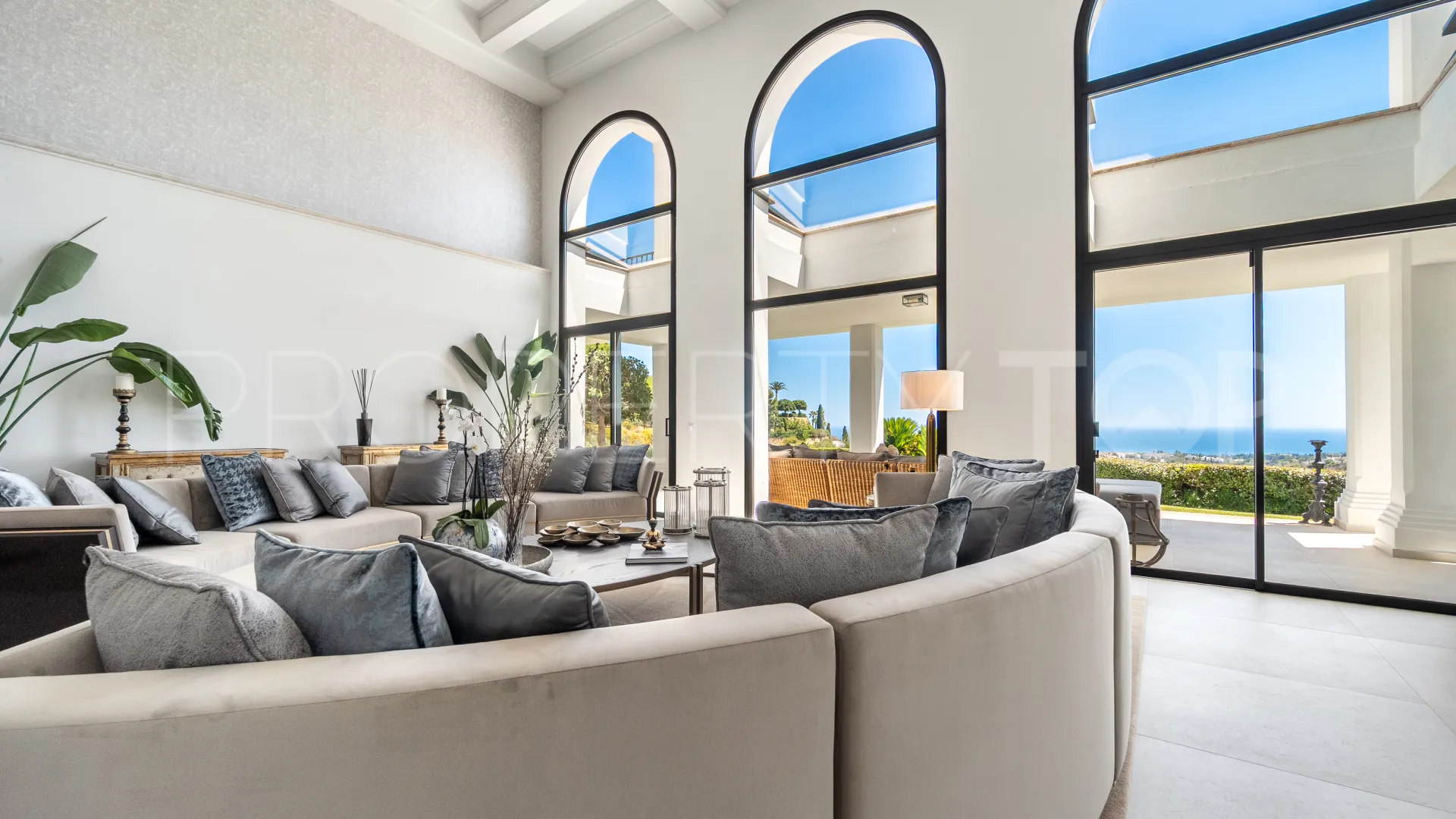 For sale villa in Marbella Hill Club