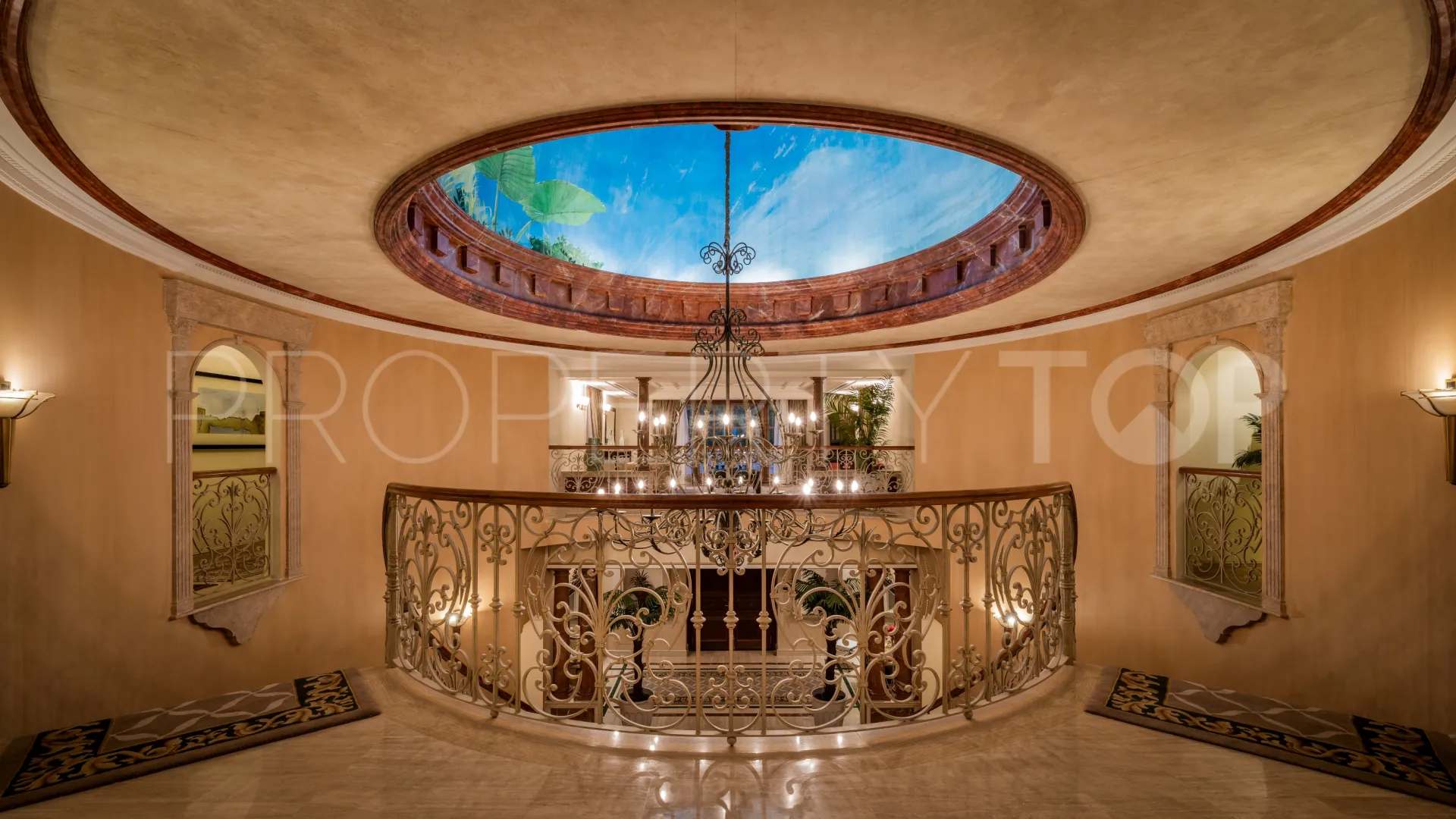 Buy villa in Sierra Blanca with 7 bedrooms