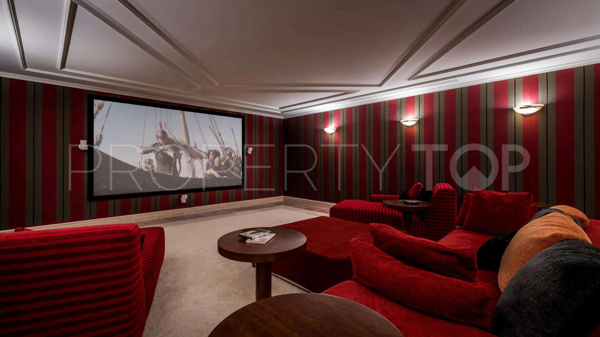 Buy villa in Sierra Blanca with 7 bedrooms