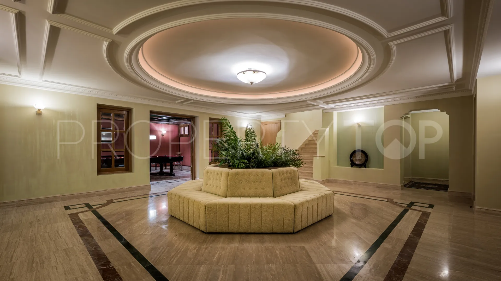 Buy villa in Sierra Blanca with 7 bedrooms