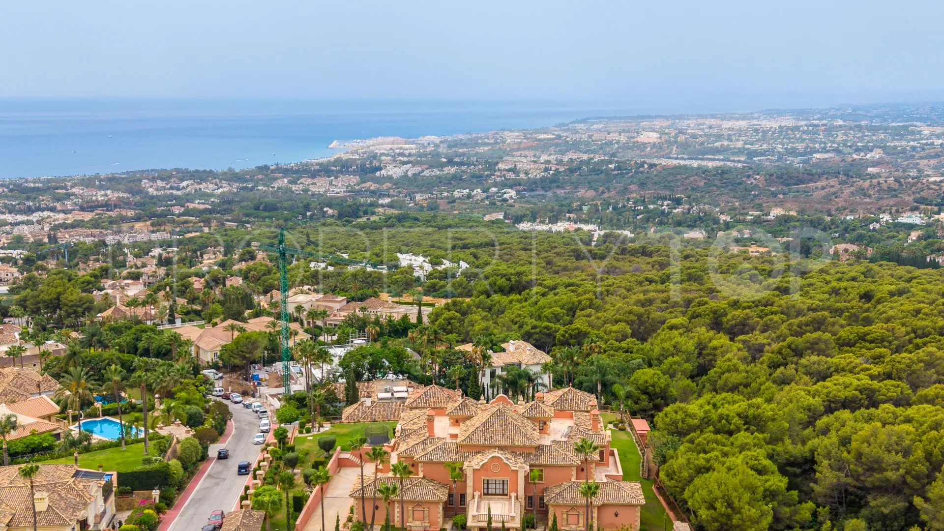 Buy villa in Sierra Blanca with 7 bedrooms