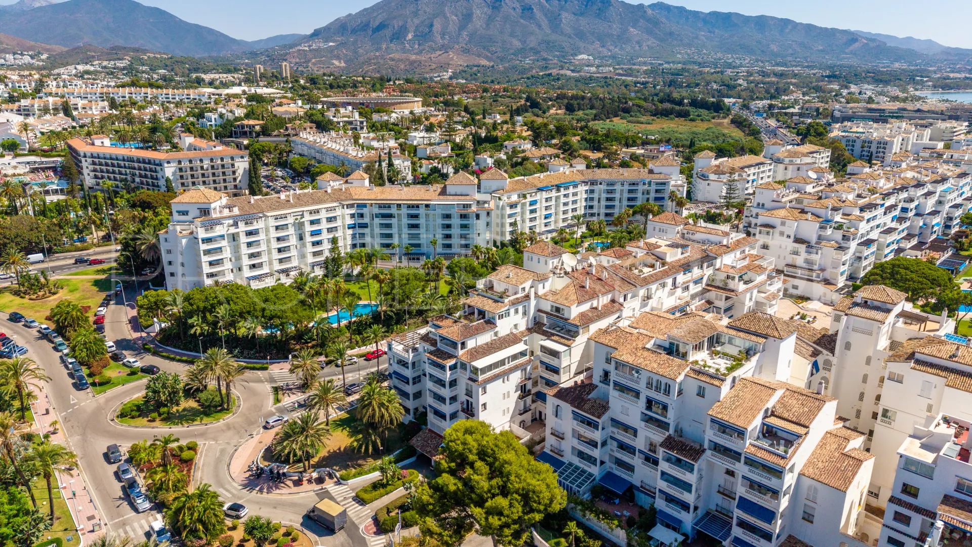 For sale Playas del Duque commercial premises