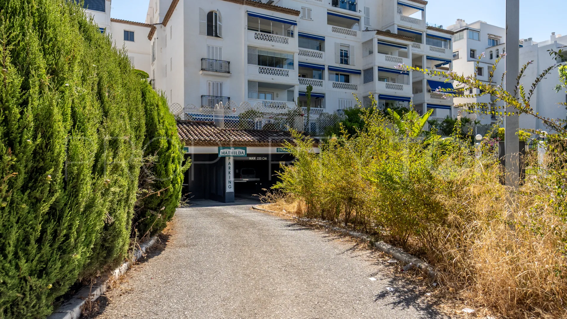 For sale Playas del Duque commercial premises