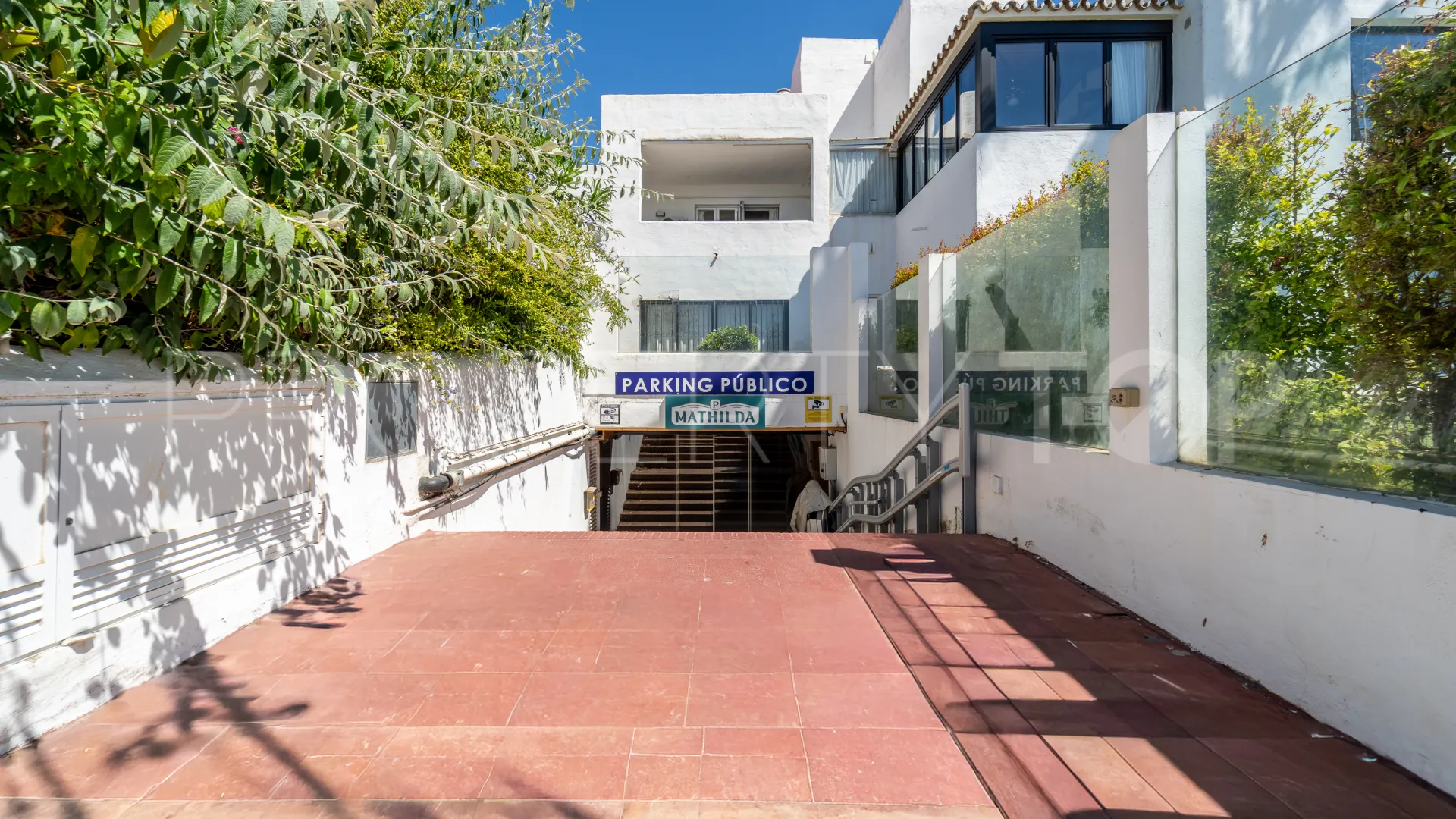 For sale Playas del Duque commercial premises
