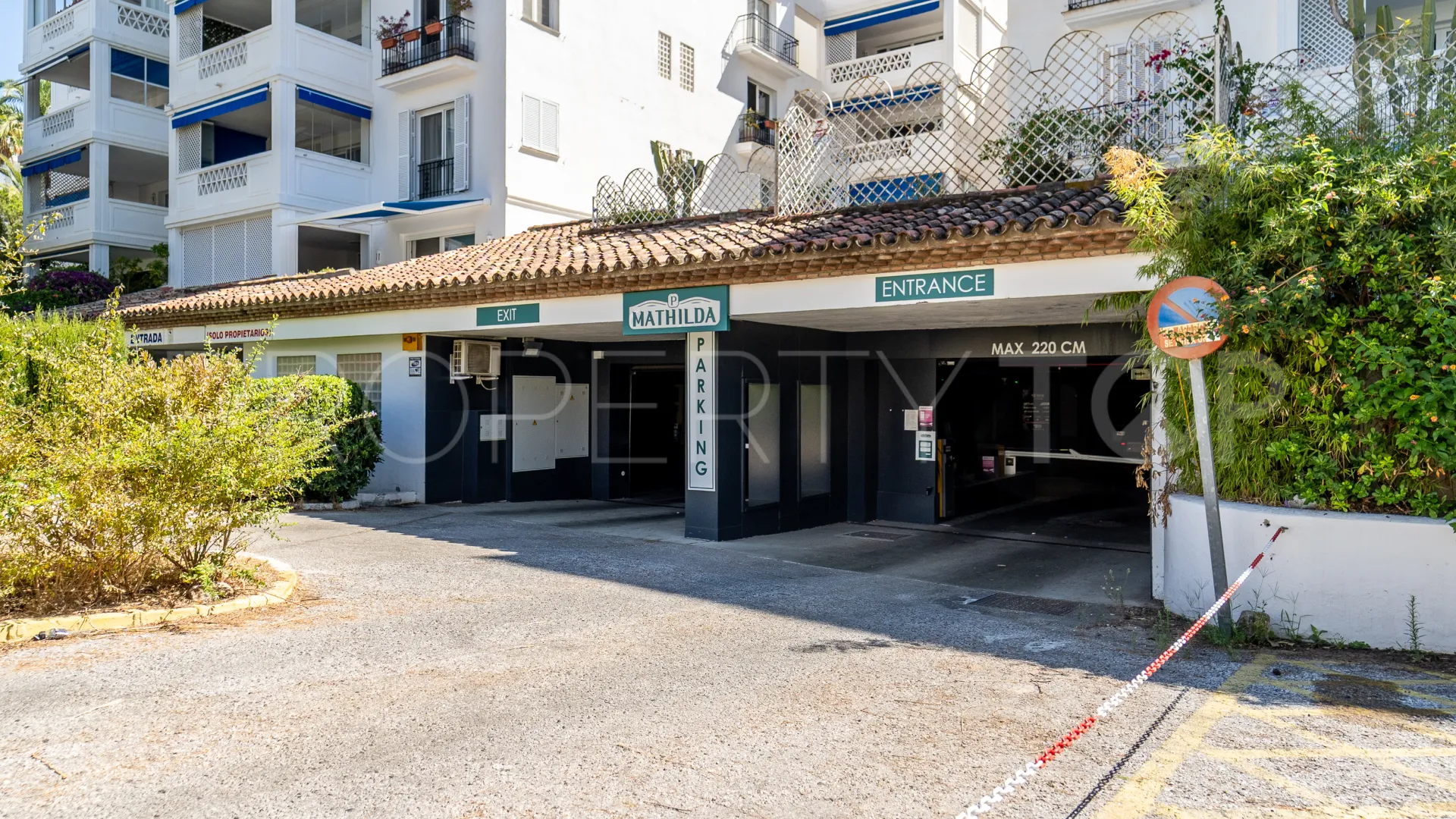 For sale Playas del Duque commercial premises
