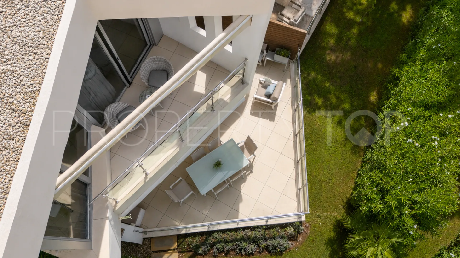 Se vende pareado de 2 dormitorios en Meisho Hills
