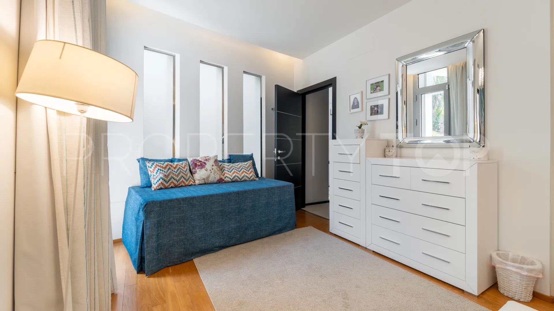 Se vende pareado de 2 dormitorios en Meisho Hills