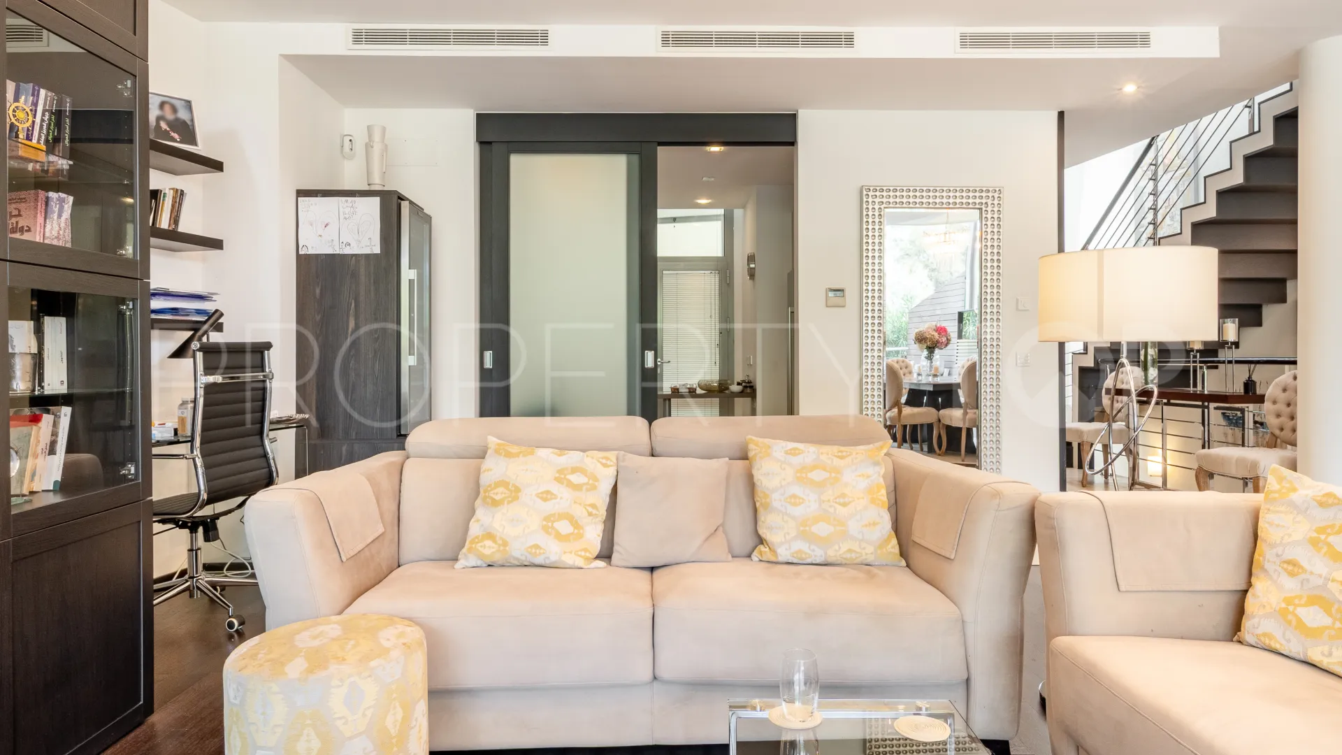 Se vende pareado de 2 dormitorios en Meisho Hills