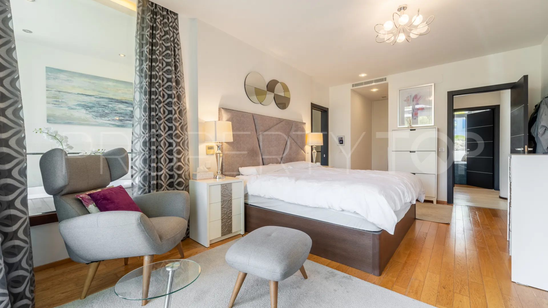Se vende pareado de 2 dormitorios en Meisho Hills