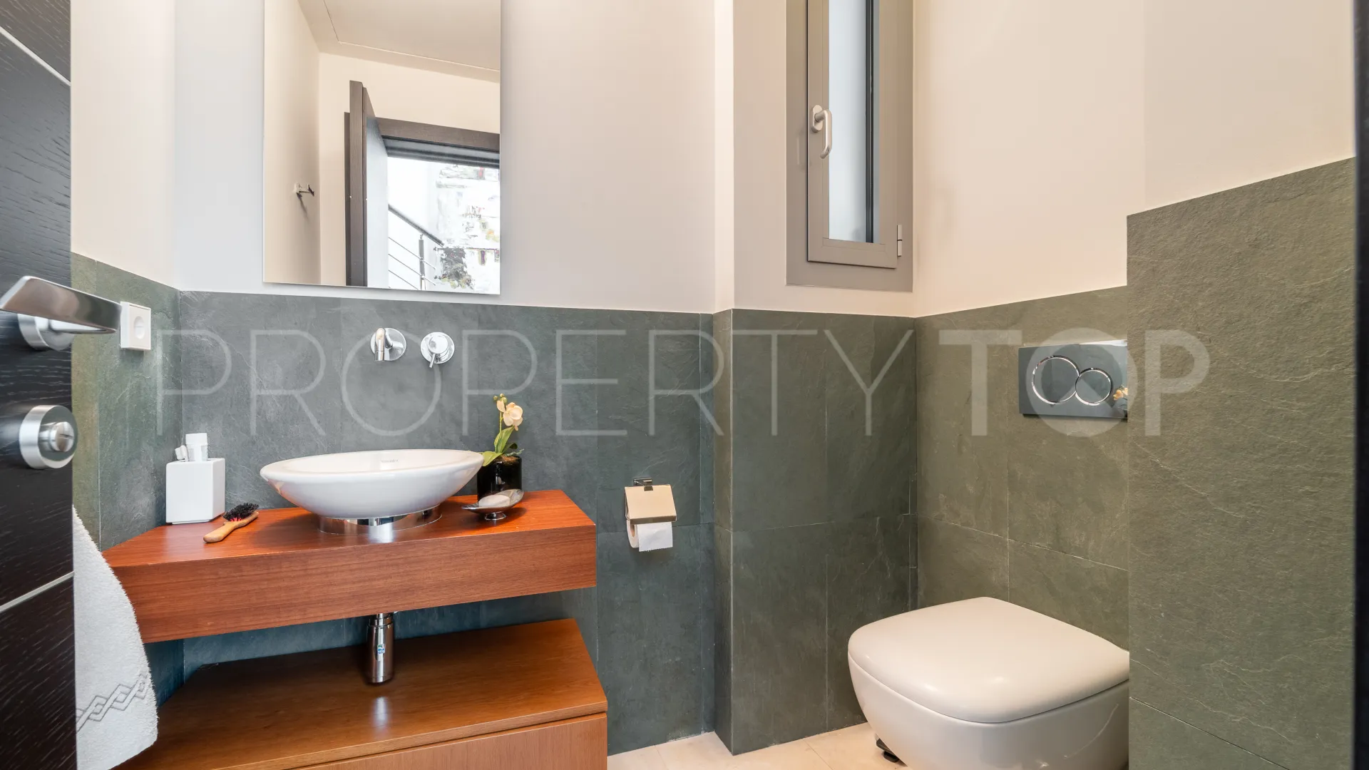 Se vende pareado de 2 dormitorios en Meisho Hills