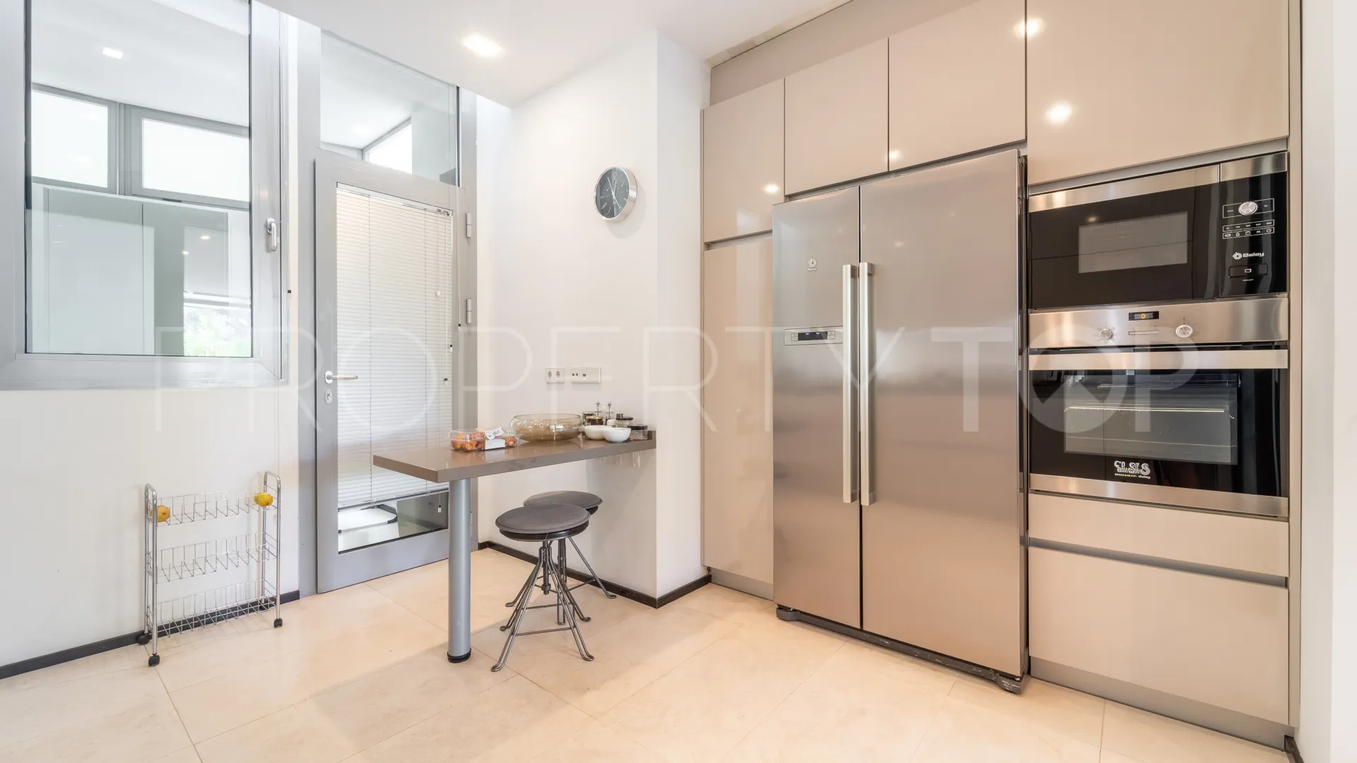 Se vende pareado de 2 dormitorios en Meisho Hills