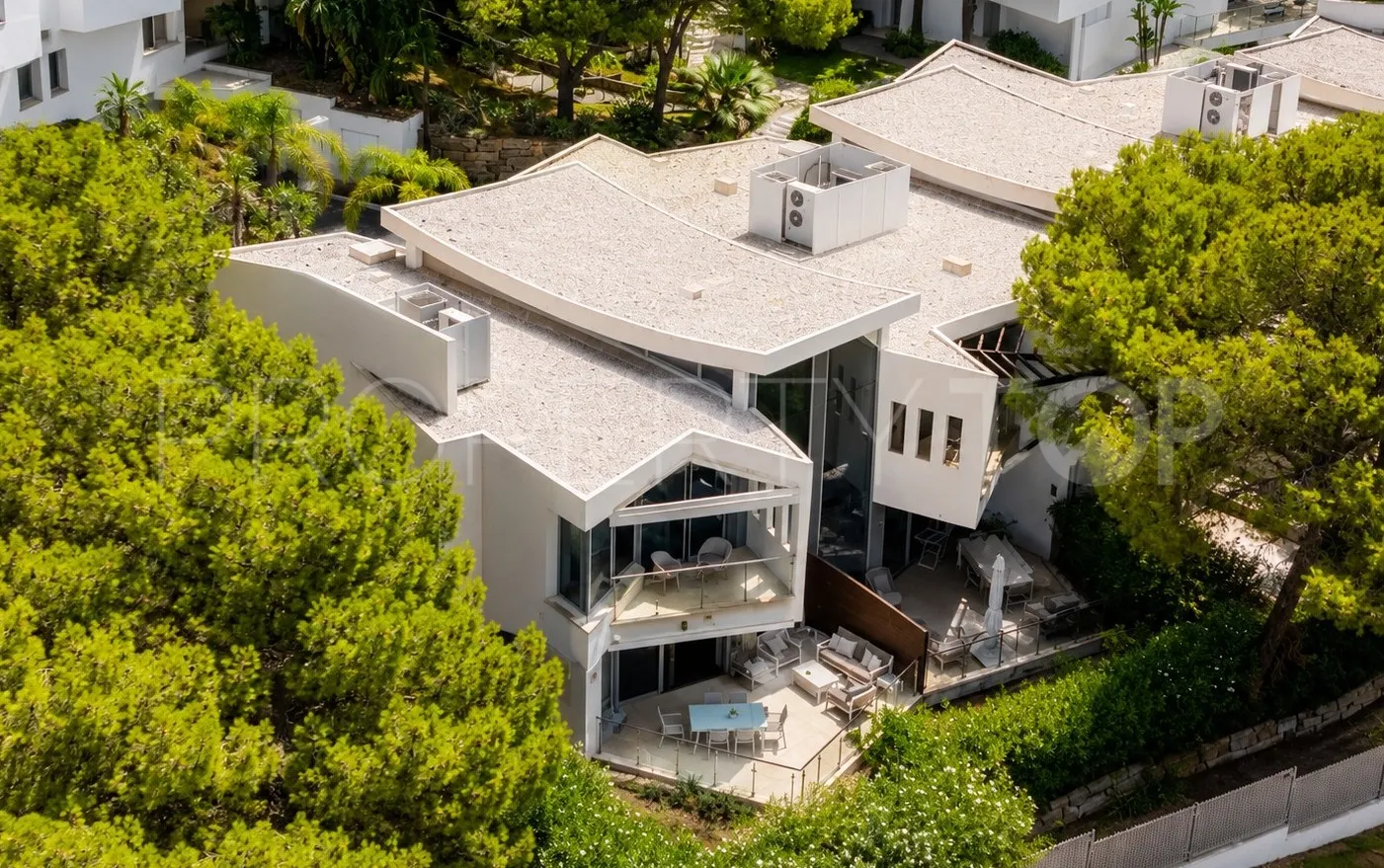 Se vende pareado de 2 dormitorios en Meisho Hills
