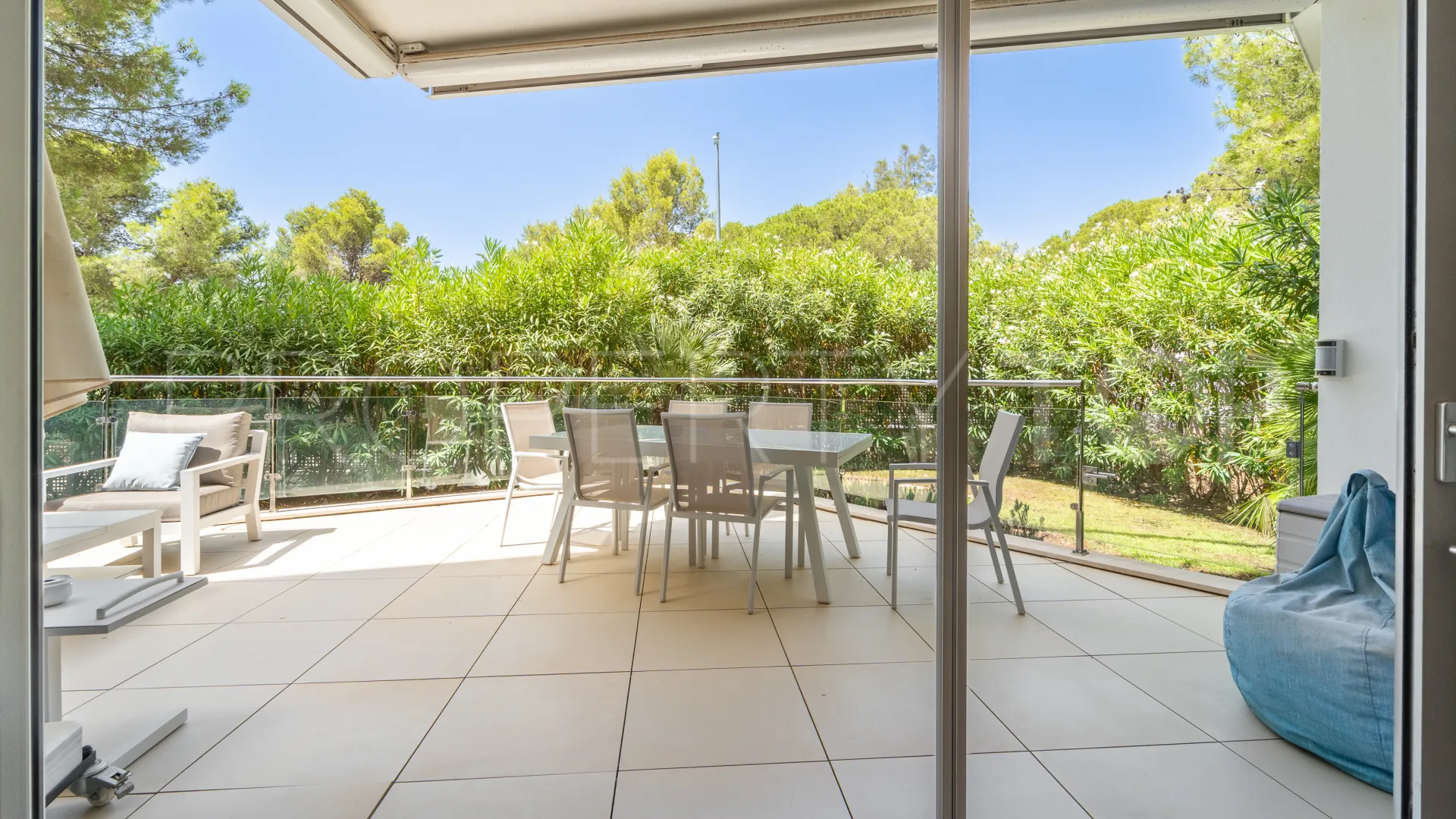 Se vende pareado de 2 dormitorios en Meisho Hills