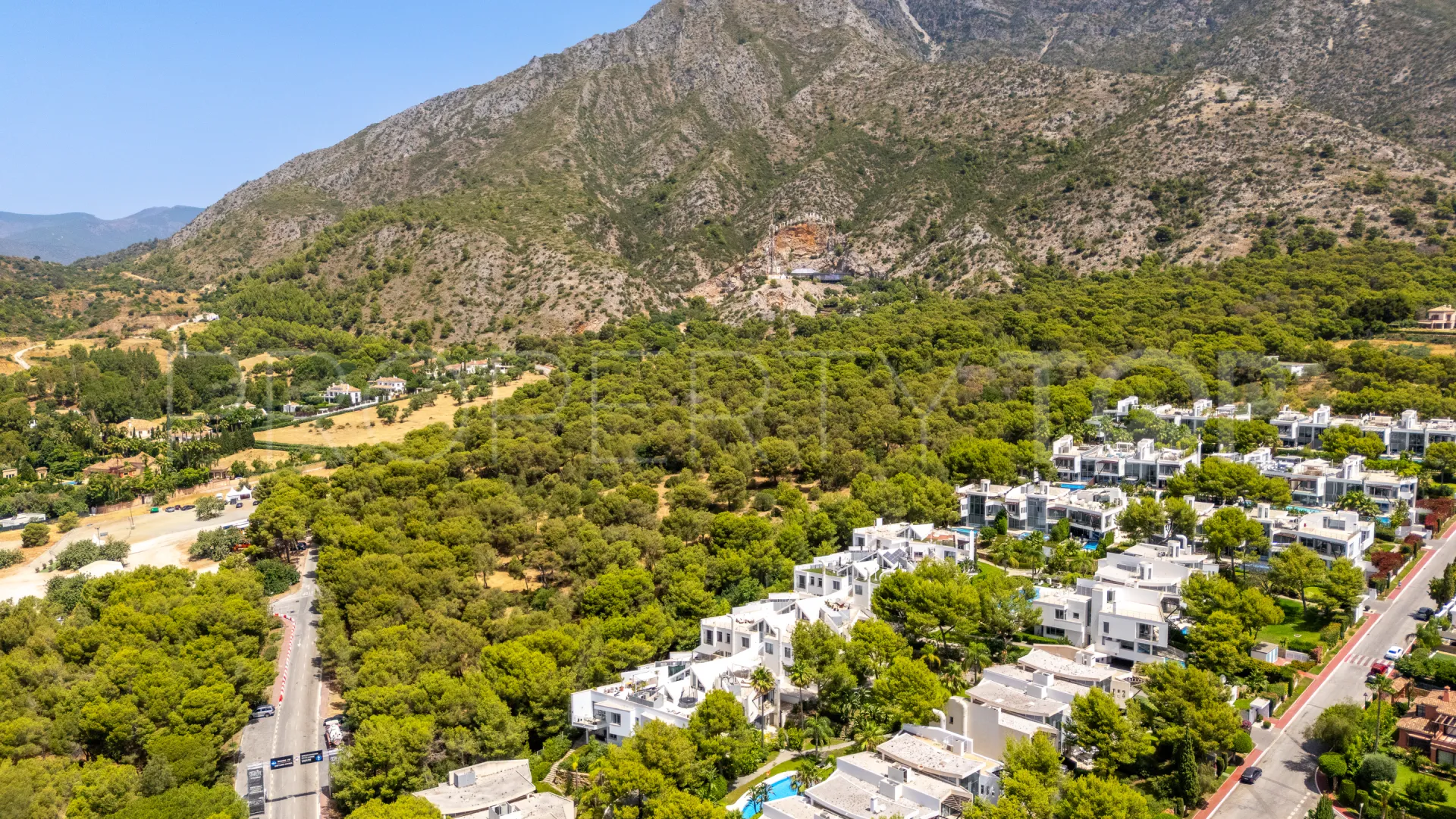 Se vende pareado de 2 dormitorios en Meisho Hills
