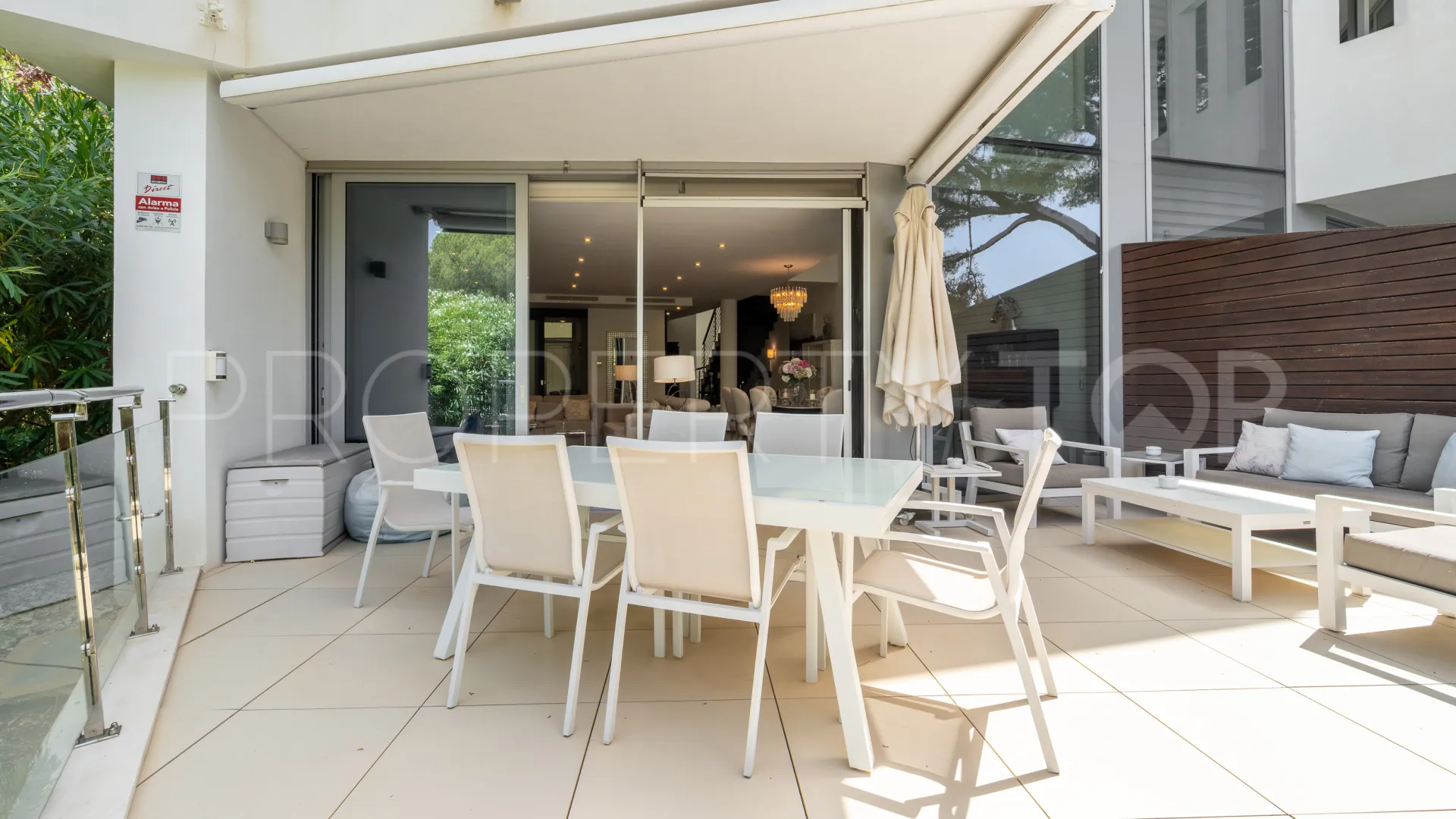 Se vende pareado de 2 dormitorios en Meisho Hills