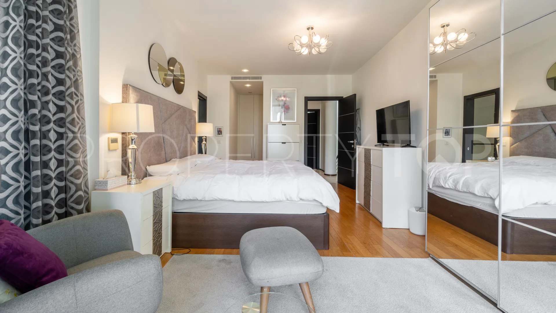 Se vende pareado de 2 dormitorios en Meisho Hills