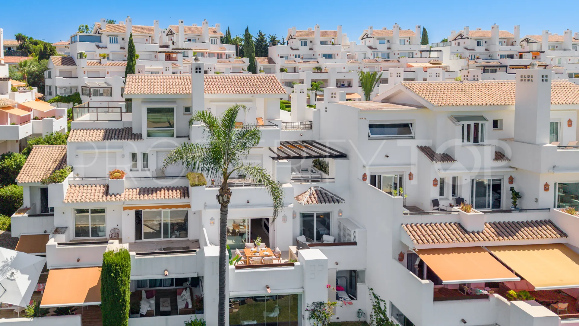 Apartamento en venta en Los Monteros Palm Beach con 3 dormitorios
