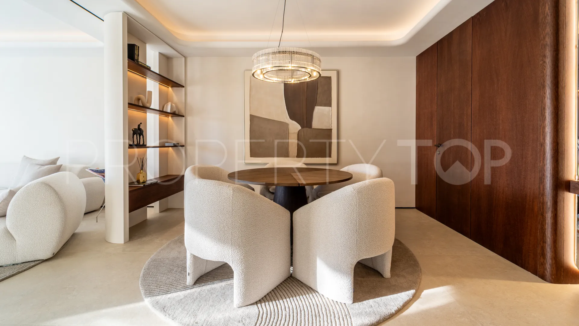 Apartamento en venta en Los Monteros Palm Beach con 3 dormitorios