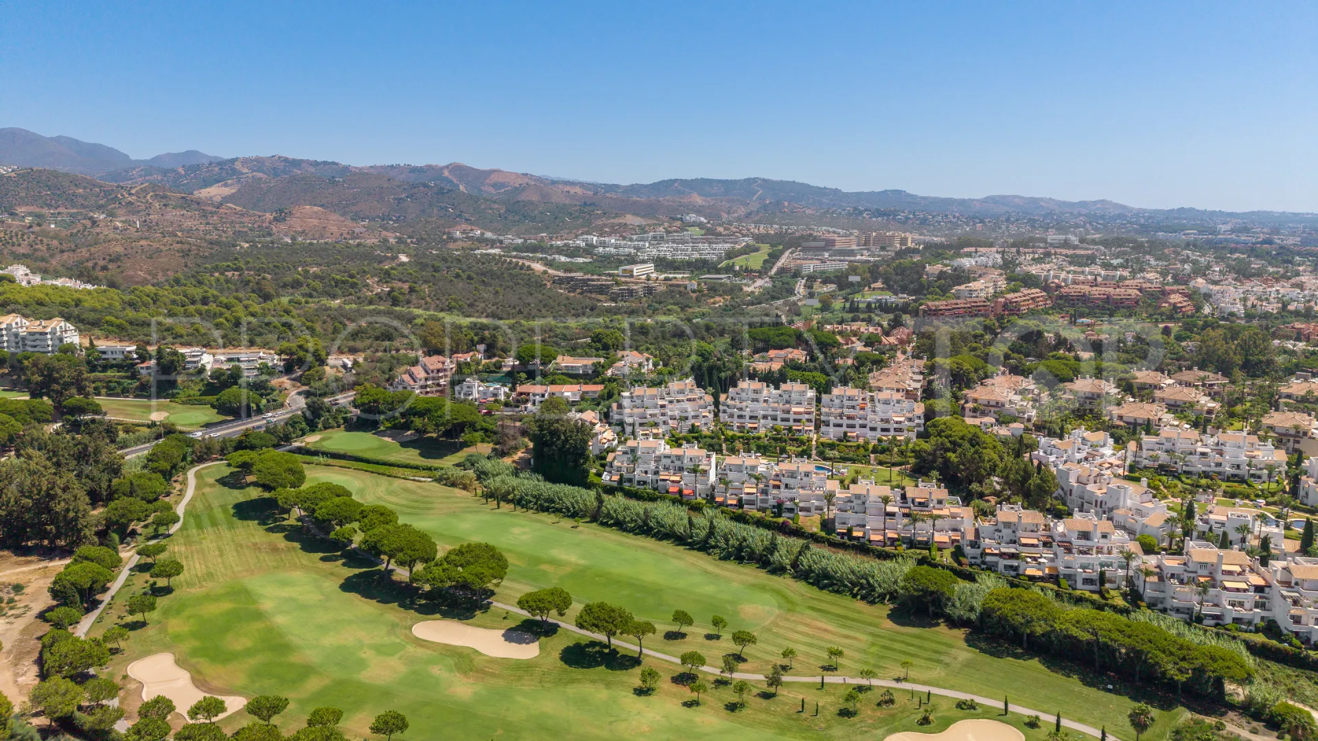 Apartamento en venta en Los Monteros Palm Beach con 3 dormitorios